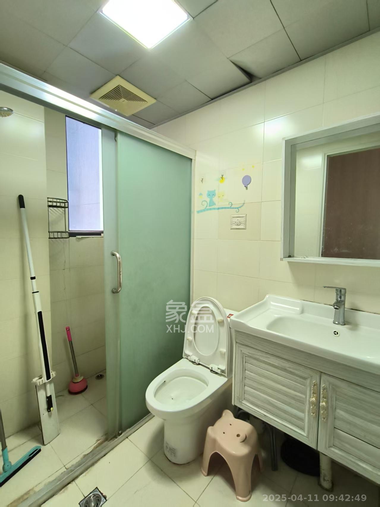 湘域中央  2室1厅1卫   3300.00元/月室内图