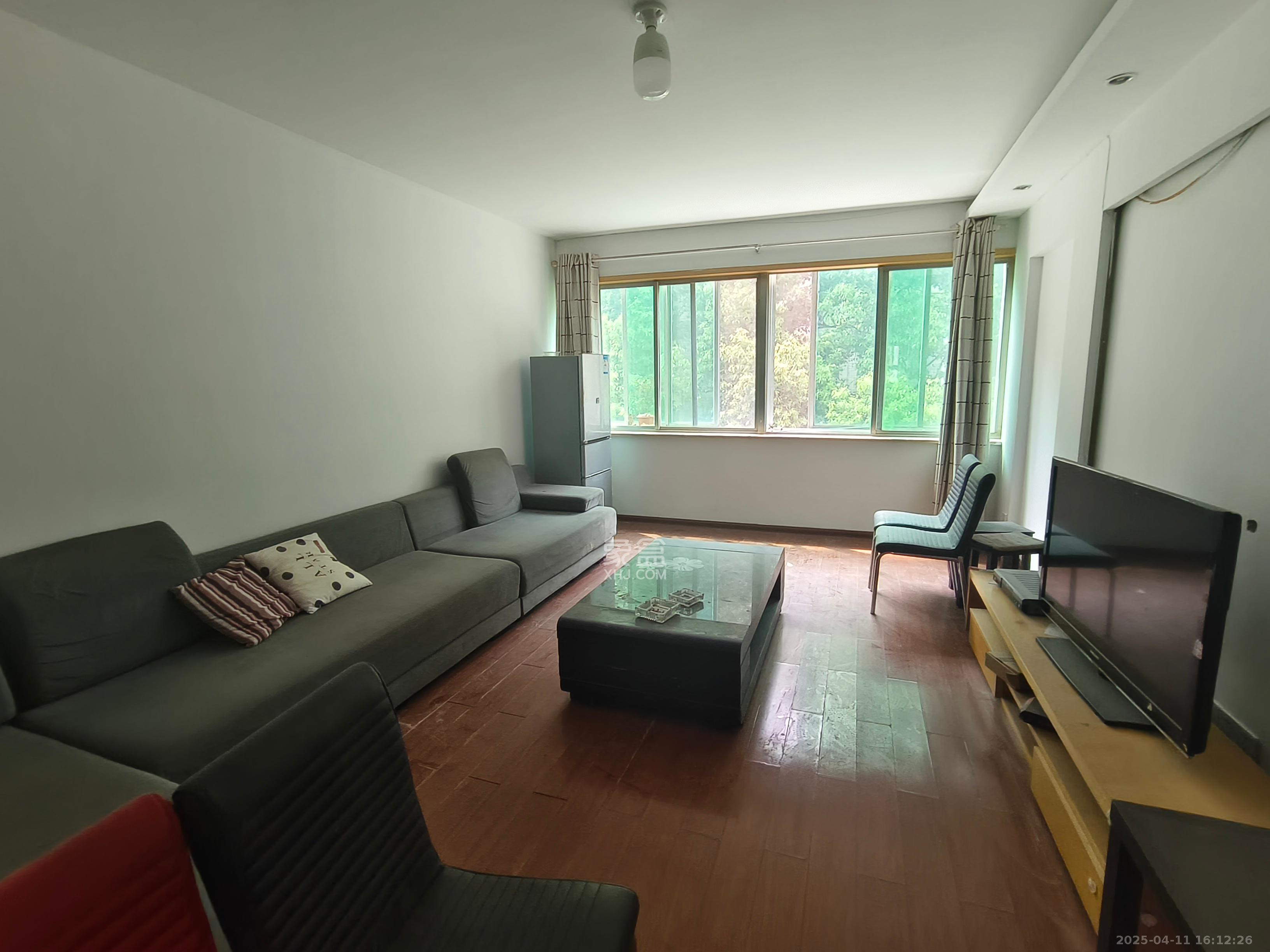 金鹰小区 3室2厅2卫 2700.0元/月 金鹰小区 3室2厅2卫 2700.0元/月室内图