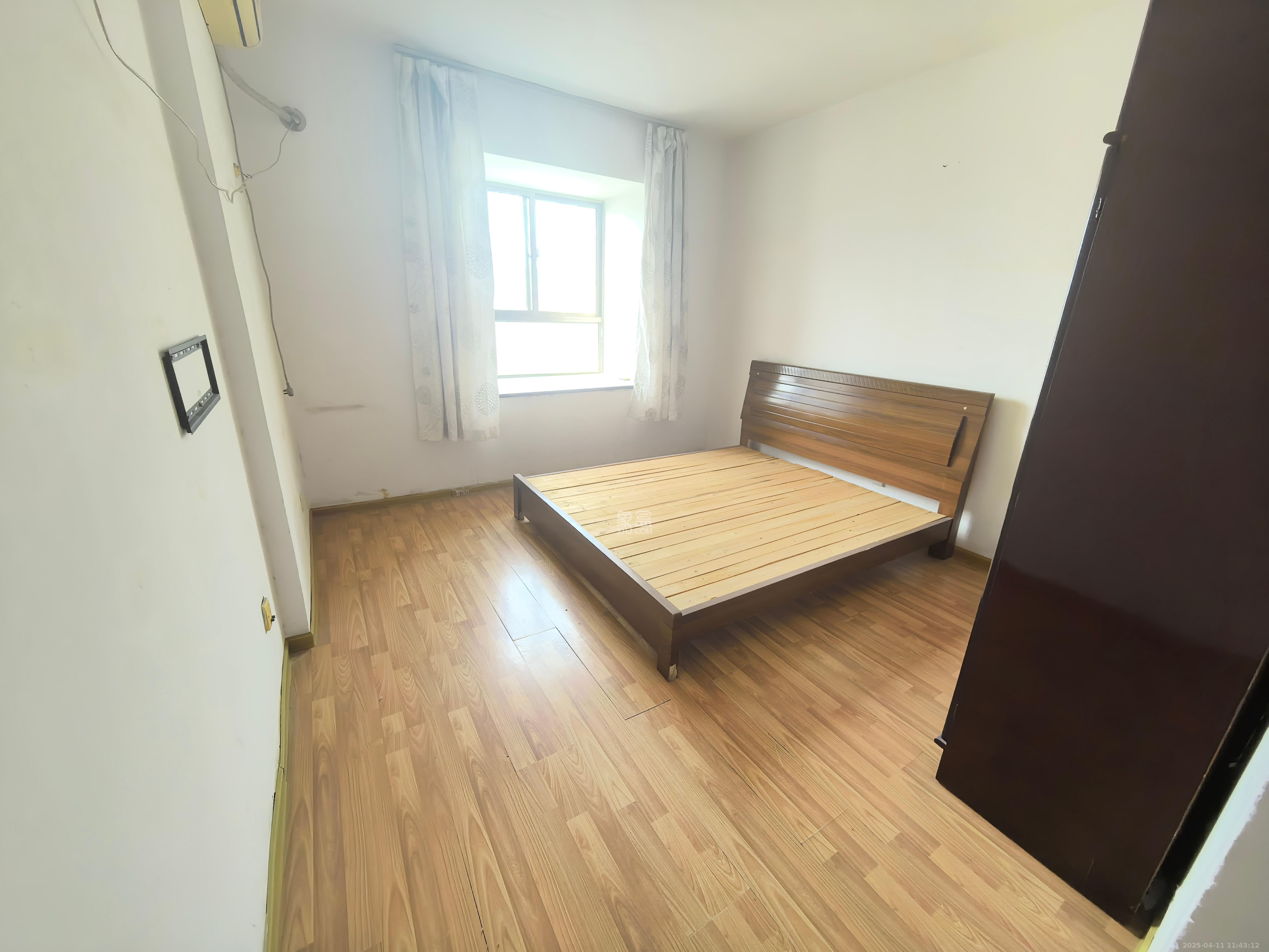 锦湘国际星城二期(锦雅苑)  3室2厅1卫    2300.0元/月 锦湘国际星城二期(锦雅苑)  3室2厅1卫    2300.0元/月室内图