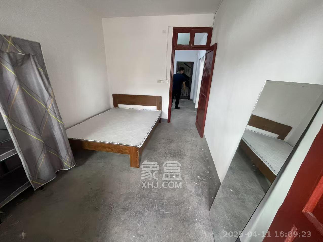 楚湘街一条巷散盘  1室1厅1卫   1200.00元/月室内图