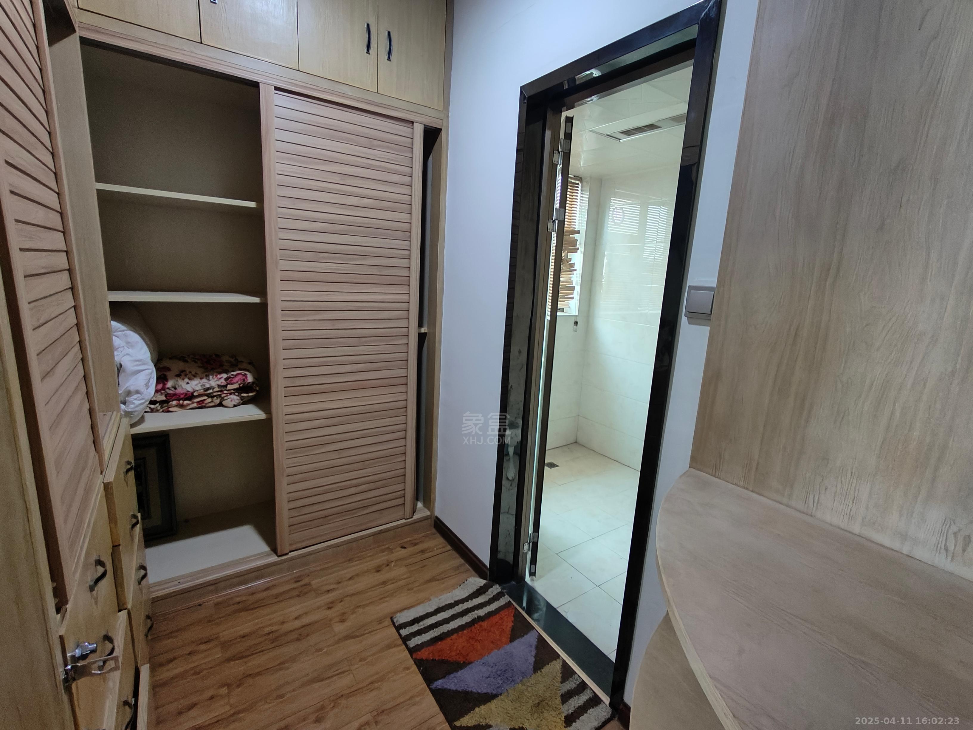 大汉希尔顿 4室2厅2卫 4500.0元/月 大汉希尔顿 4室2厅2卫 4500.0元/月室内图