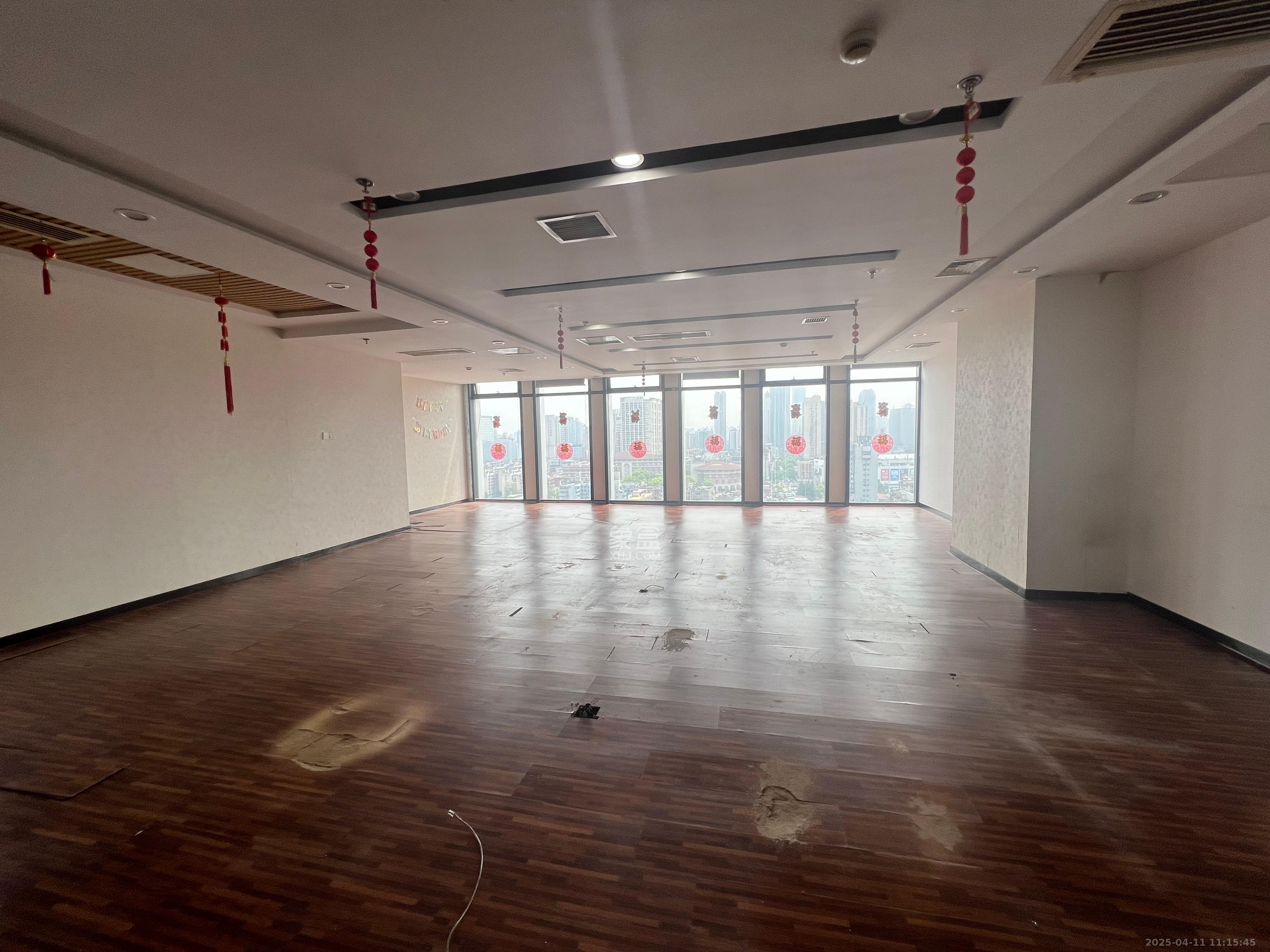 万达广场   383.0㎡      18500.0元/月室内图