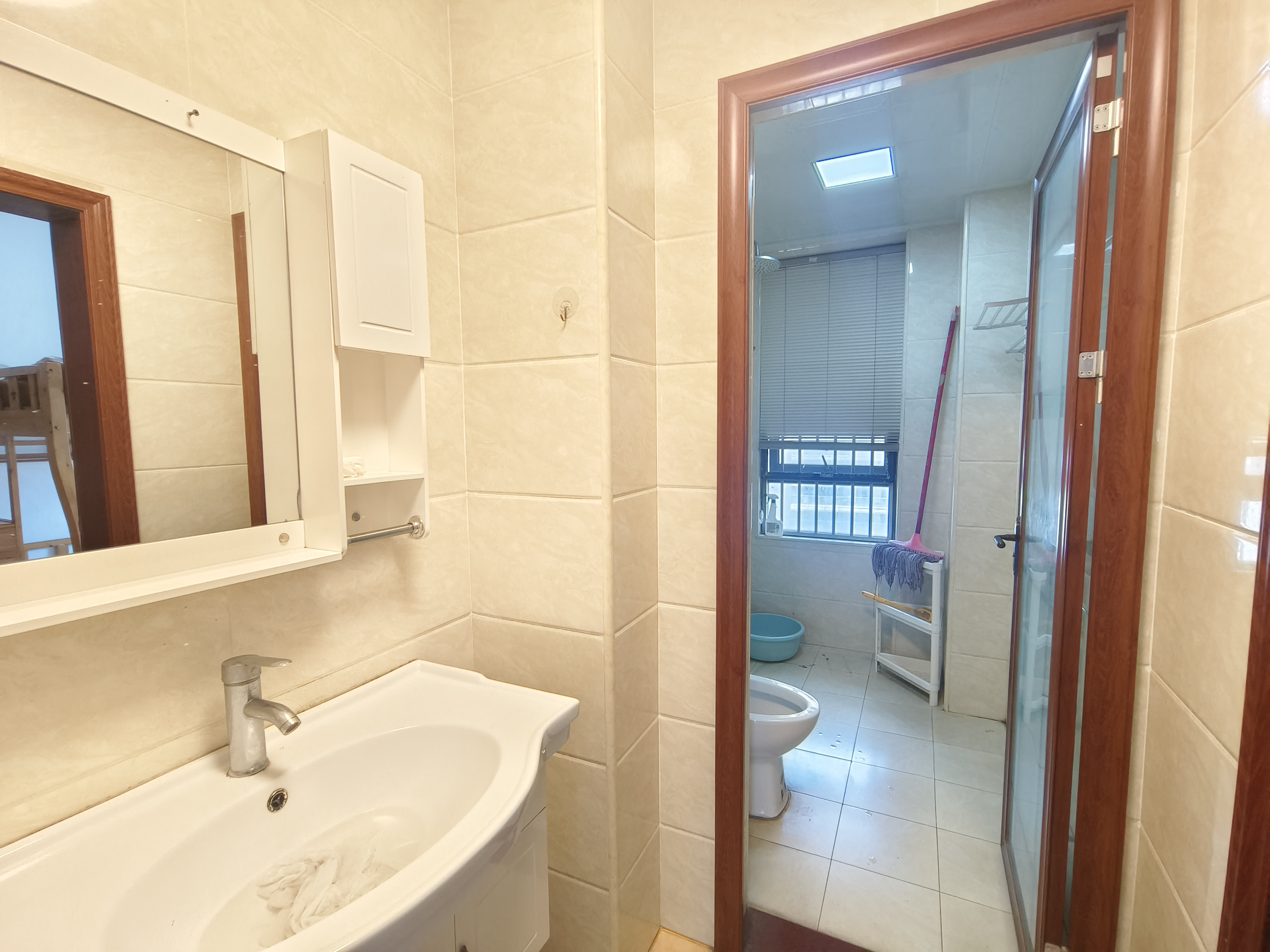 海航豪庭北苑 3室2厅2卫 4500.0元/月 海航豪庭北苑 3室2厅2卫 4500.0元/月室内图