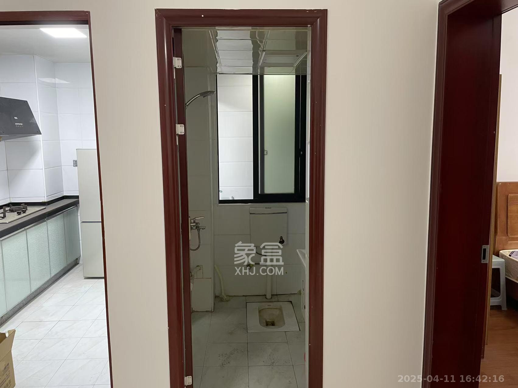 迎新佳苑  1室2厅1卫    2200.0元/月 迎新佳苑  1室2厅1卫    2200.0元/月室内图