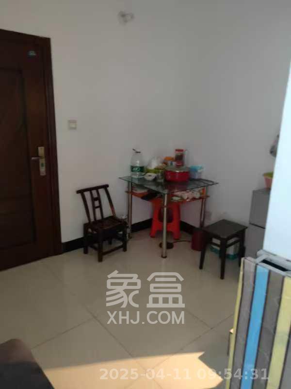 湘绣城 1室1厅1卫 850.0元/月 湘绣城 1室1厅1卫 850.0元/月室内图