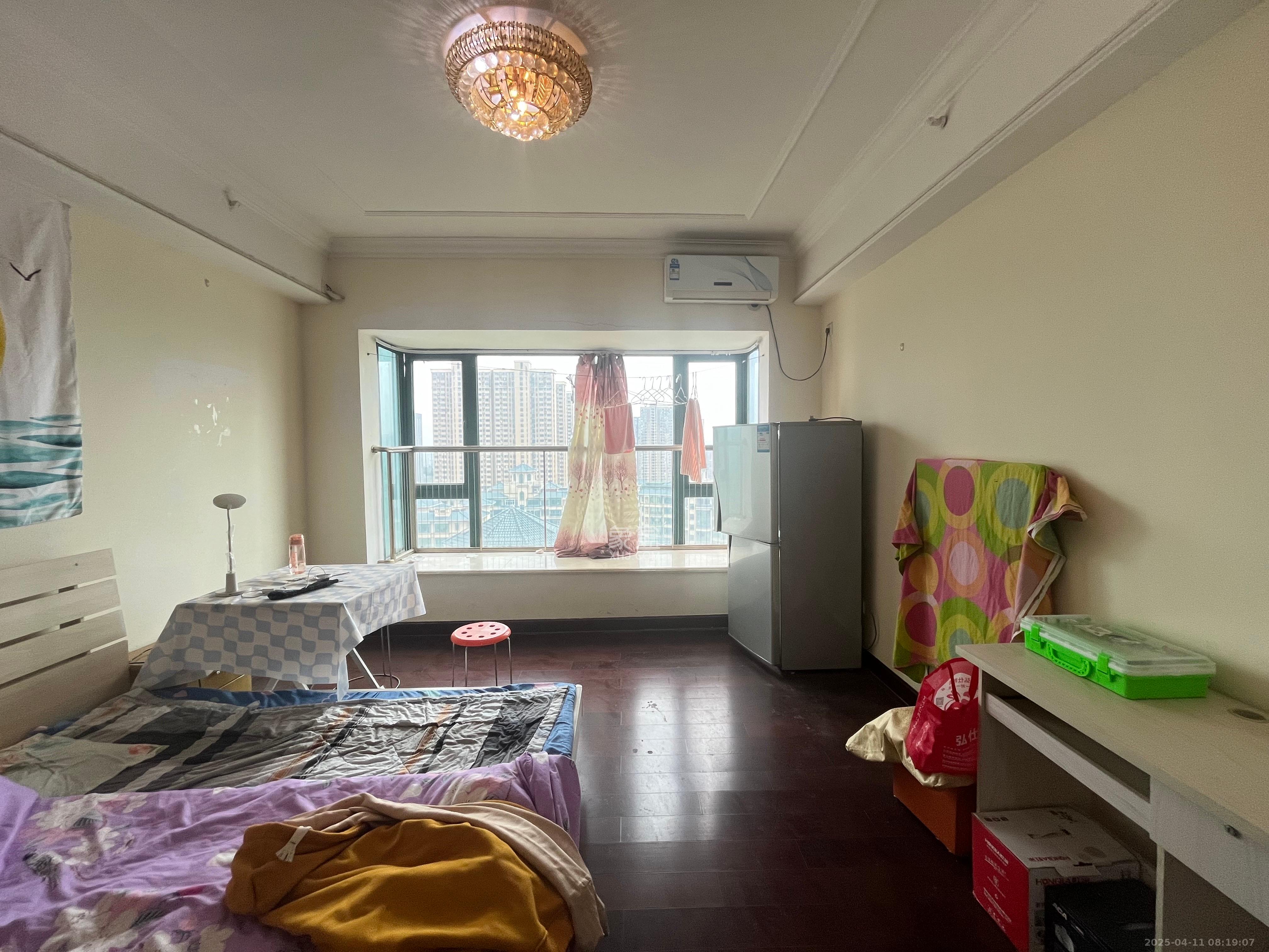 恒大华府  1室1厅1卫    1100.0元/月 恒大华府  1室1厅1卫    1100.0元/月室内图