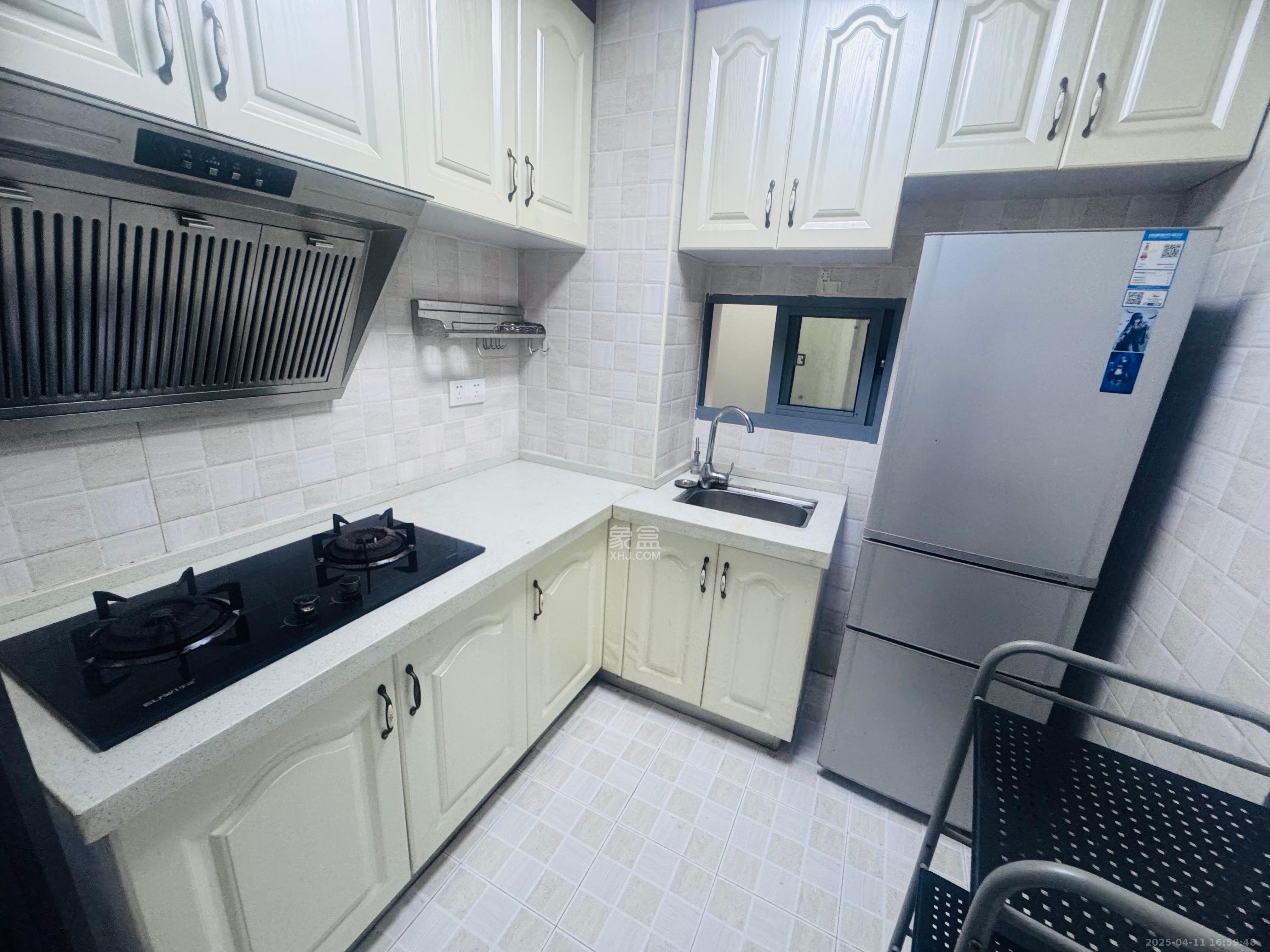 东怡外国(南湖一号)  2室1厅1卫    2600.0元/月 东怡外国(南湖一号)  2室1厅1卫    2600.0元/月室内图