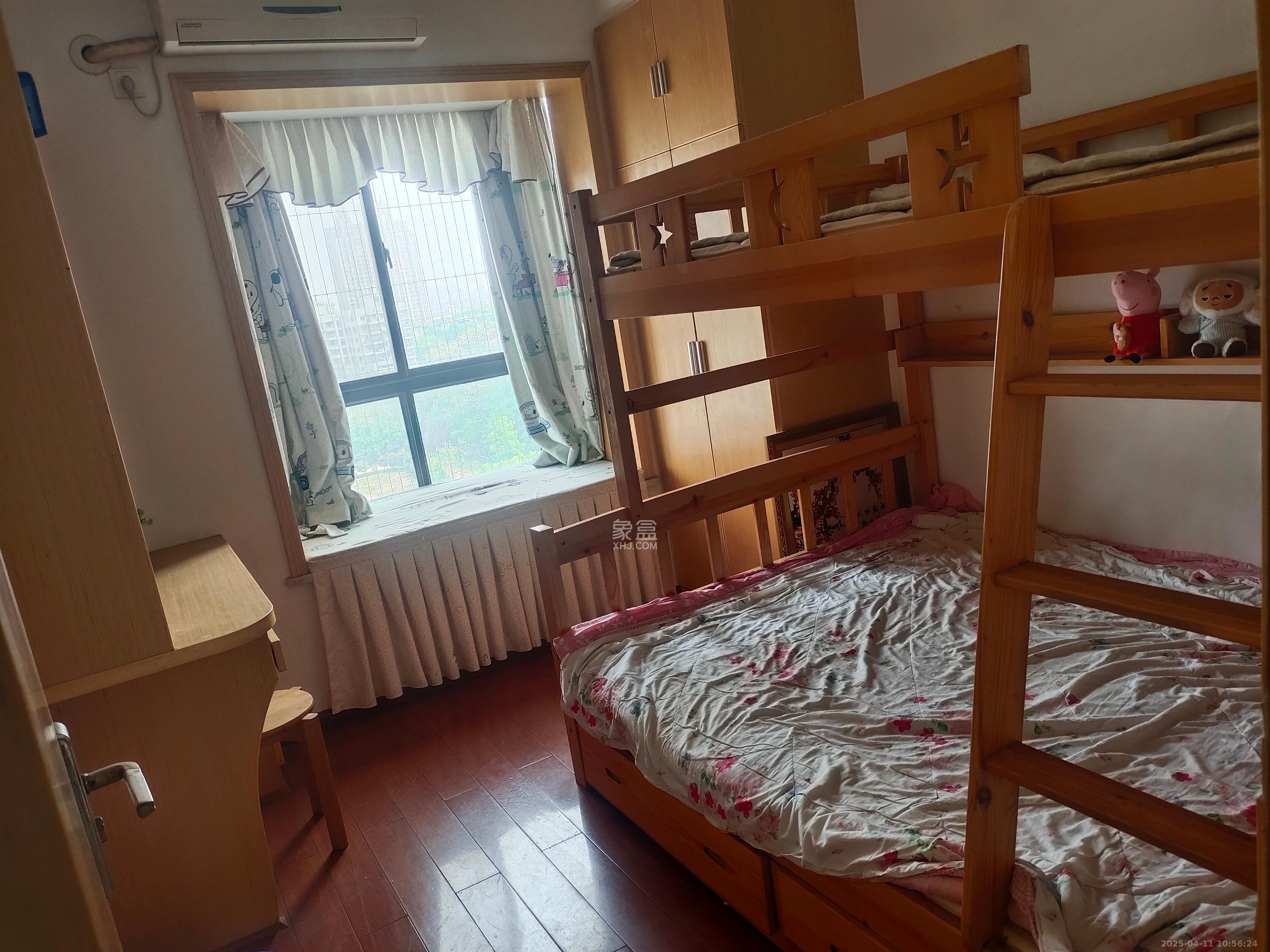 海拔东方  3室2厅2卫   2600.00元/月室内图