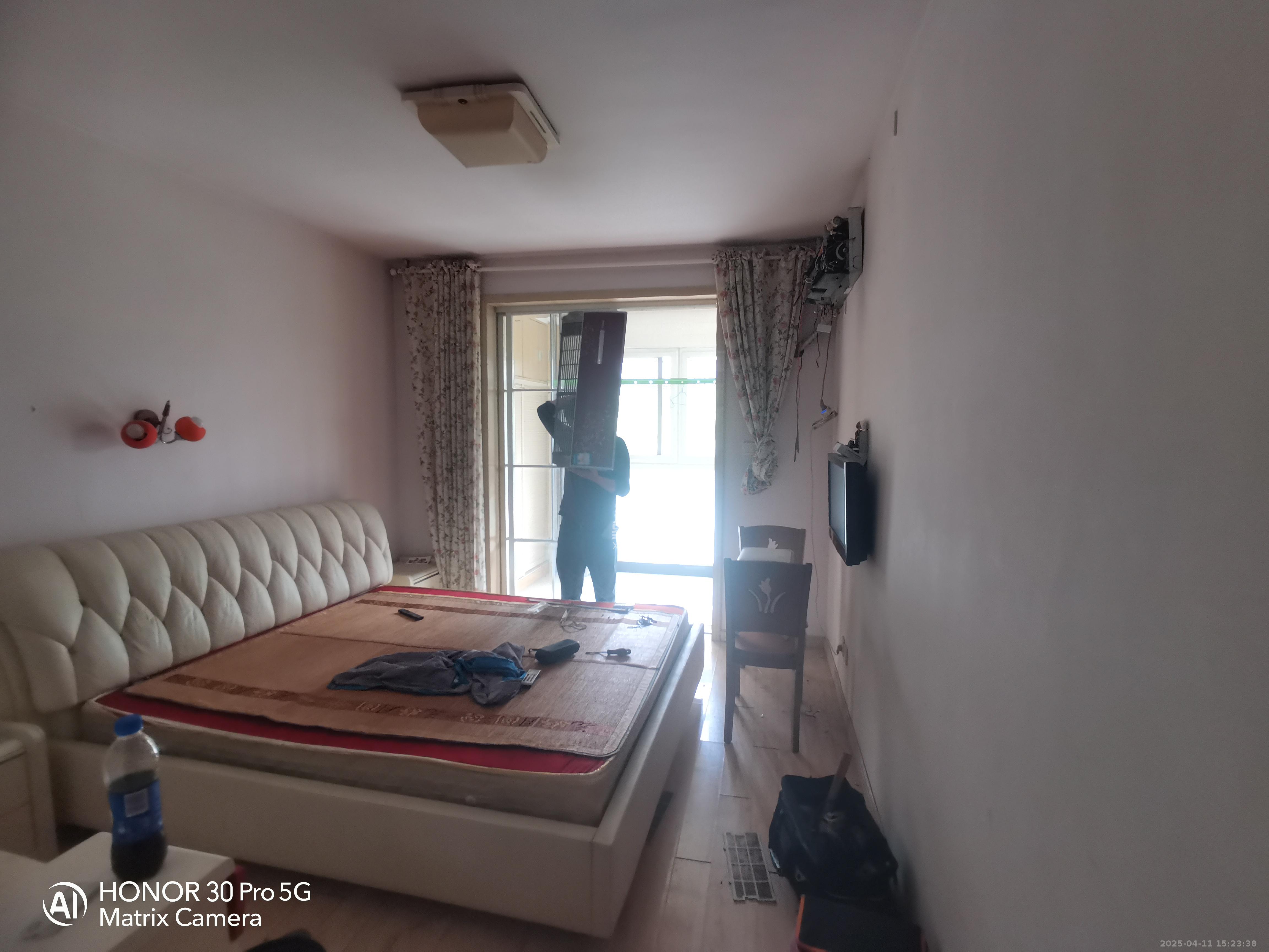 好家园 3室2厅2卫 1800.0元/月 好家园 3室2厅2卫 1800.0元/月室内图