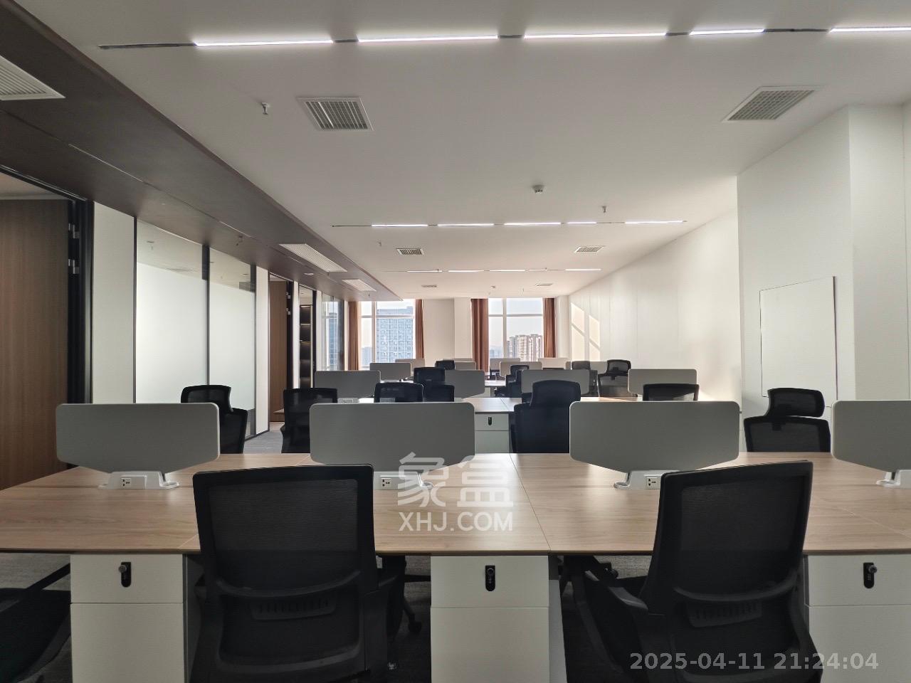 運(yùn)成大廈  4室1廳1衛(wèi)   15000.00元/月室內(nèi)圖