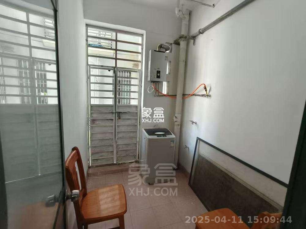 金茂尚都天台路123号 2室2厅1卫 1800.0元/月 金茂尚都天台路123号 2室2厅1卫 1800.0元/月室内图