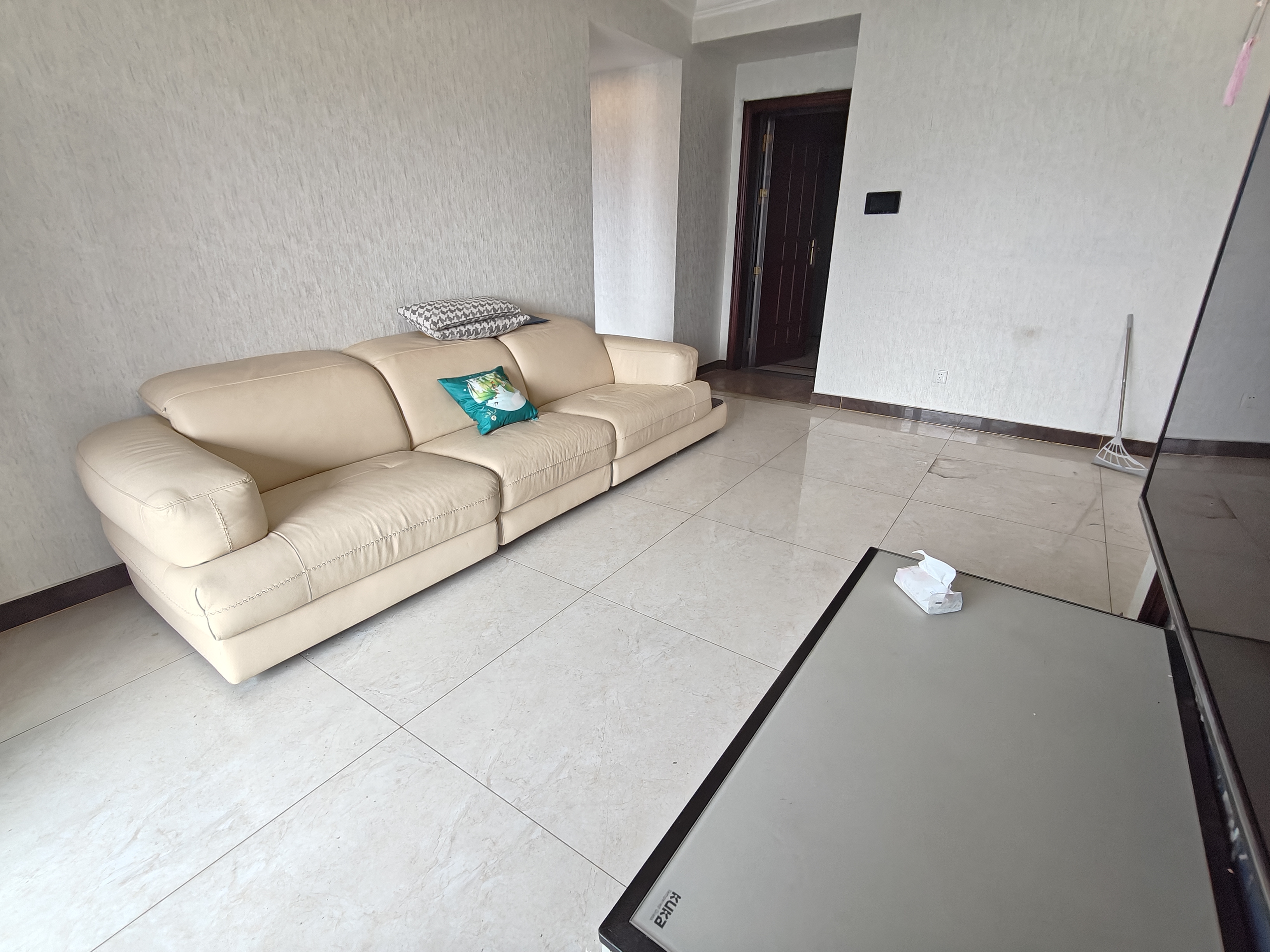 恒大华府 2室1厅1卫 1400.0元/月 恒大华府 2室1厅1卫 1400.0元/月室内图