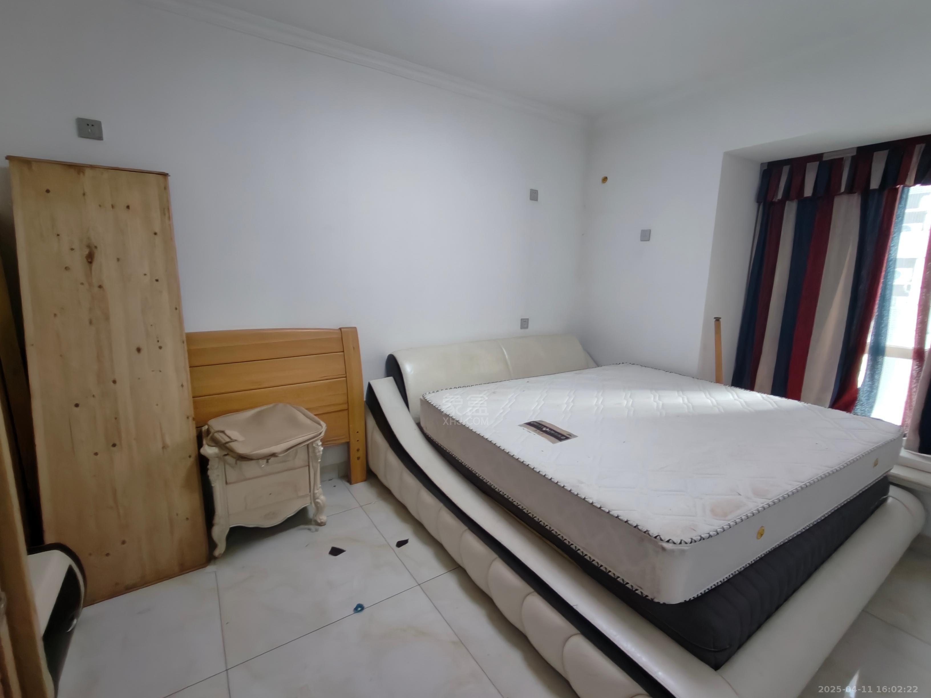 大汉希尔顿 4室2厅2卫 4500.0元/月 大汉希尔顿 4室2厅2卫 4500.0元/月室内图