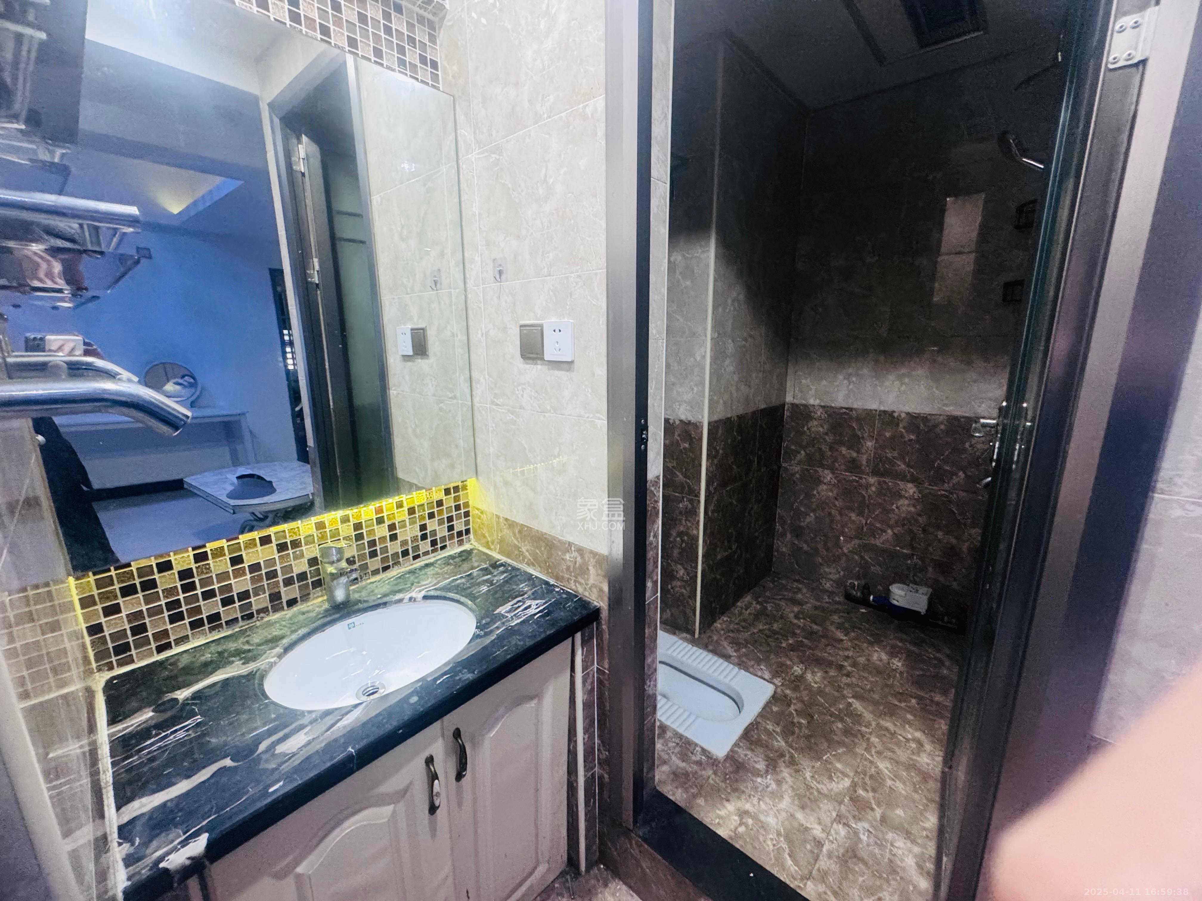 东怡外国(南湖一号)  2室1厅1卫    2600.0元/月 东怡外国(南湖一号)  2室1厅1卫    2600.0元/月室内图