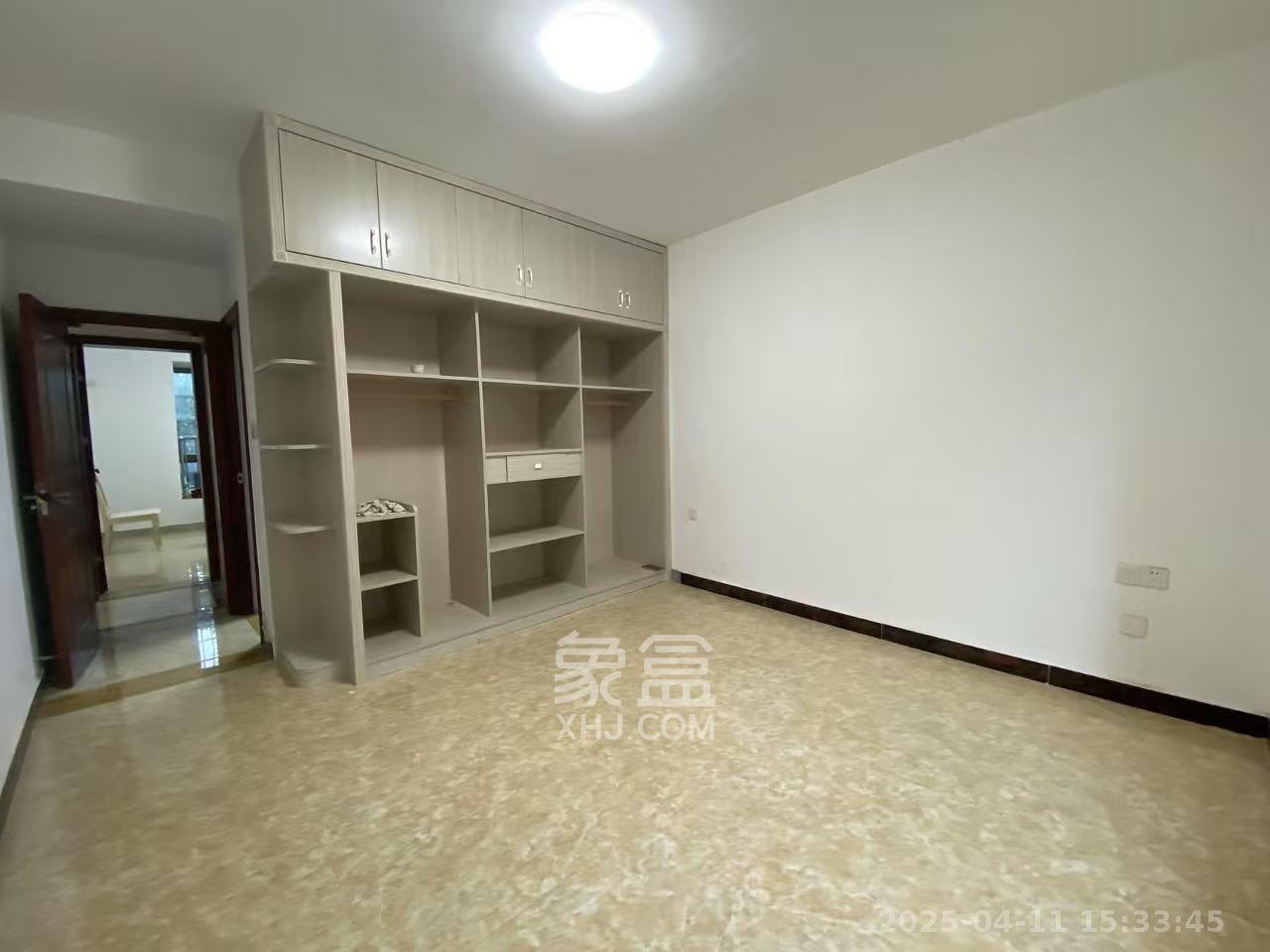 四方水岸(世方水岸)  3室2厅2卫   2300.00元/月室内图