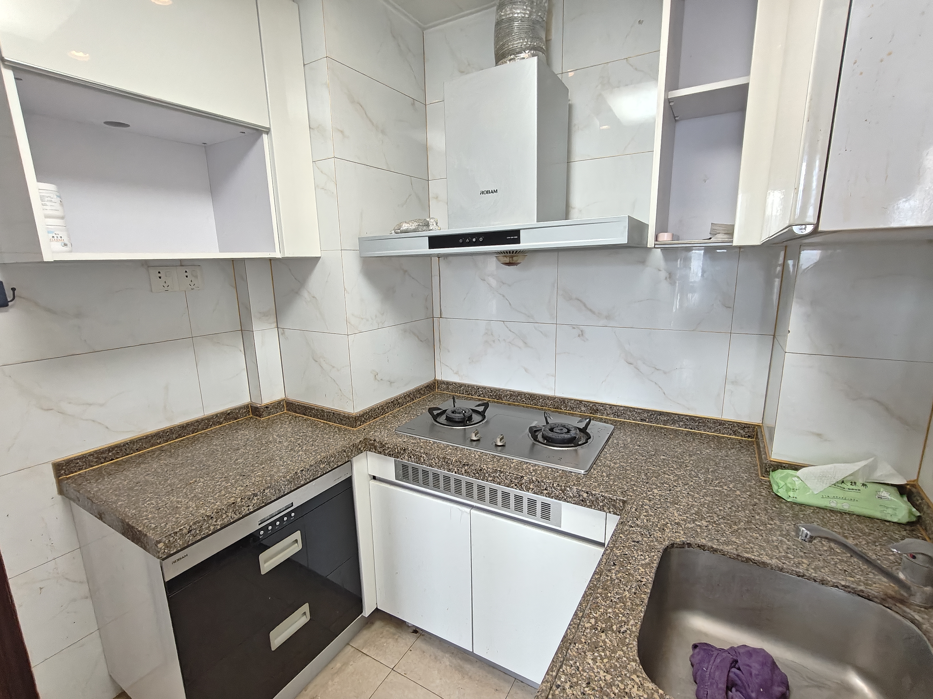 恒大华府 2室1厅1卫 1400.0元/月 恒大华府 2室1厅1卫 1400.0元/月室内图