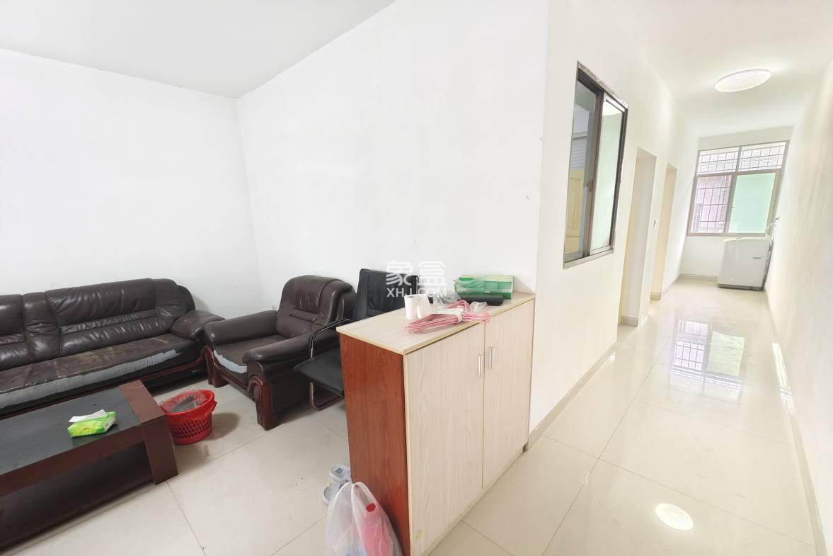 互助小区 1室0厅0卫 900.0元/月 互助小区 1室0厅0卫 900.0元/月室内图