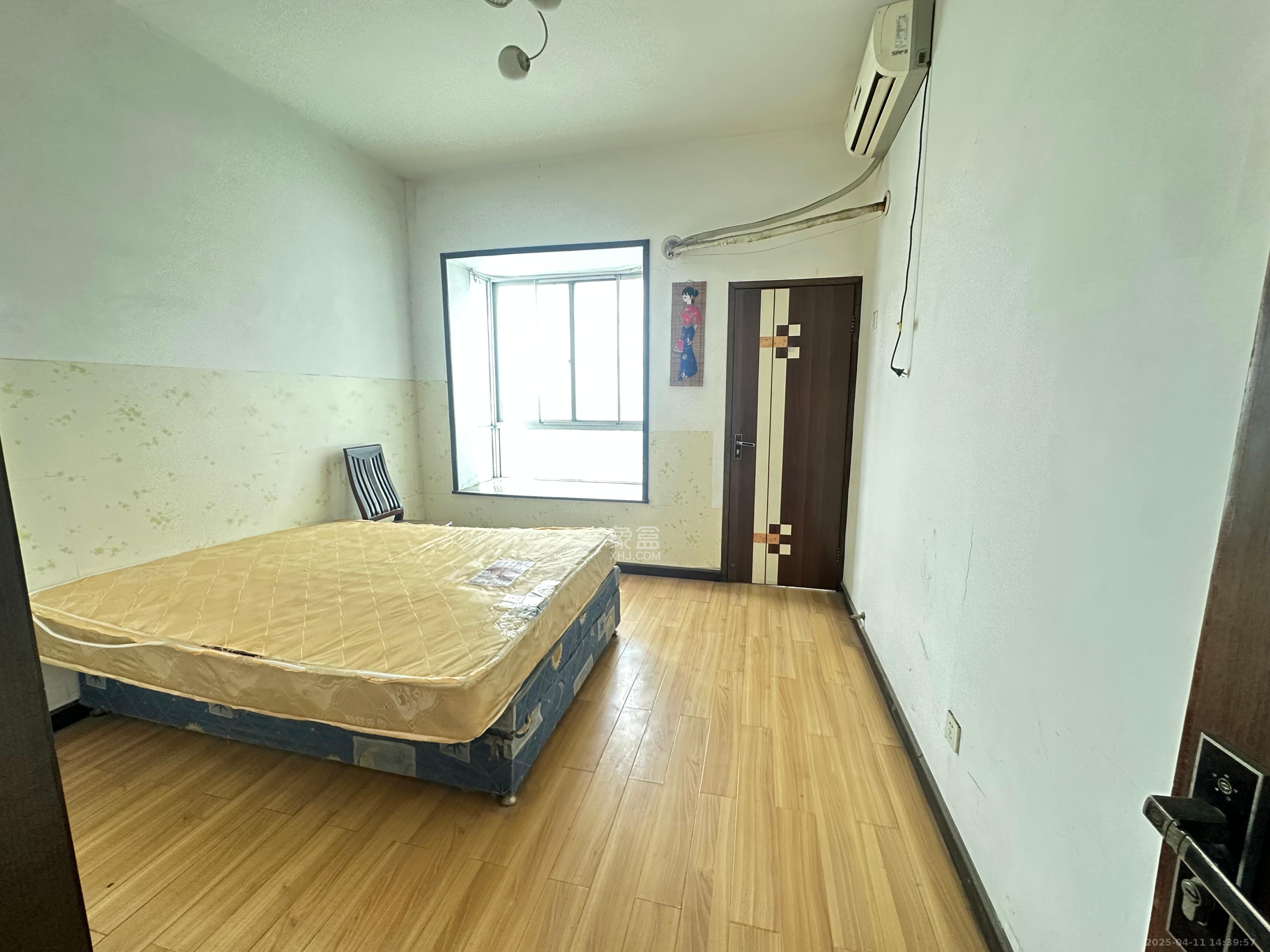 中南汽车世界  3室2厅1卫   1100.00元/月室内图