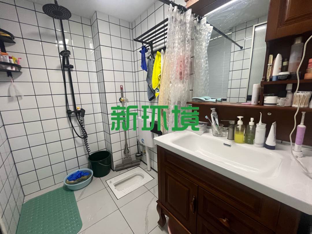 昊天珑璟湾  3室2厅1卫   69.00万客厅