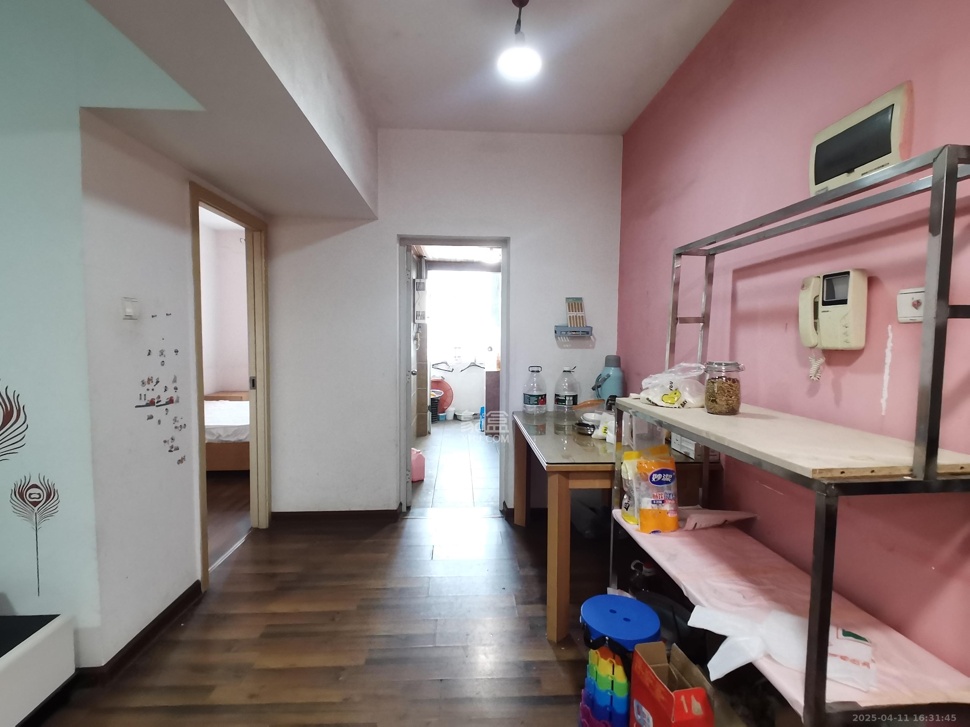 未来蜂巢  2室2厅1卫   1400.00元/月室内图