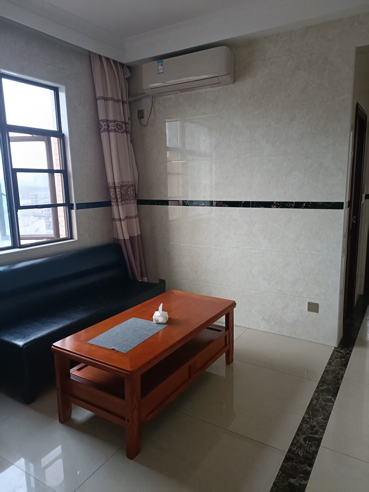 华辰汇景一、二期 1室1厅1卫 1300.0元/月 华辰汇景一、二期 1室1厅1卫 1300.0元/月室内图