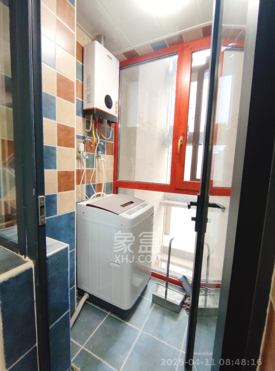 中建梅溪湖中心  3室2厅2卫    3700.0元/月室内图