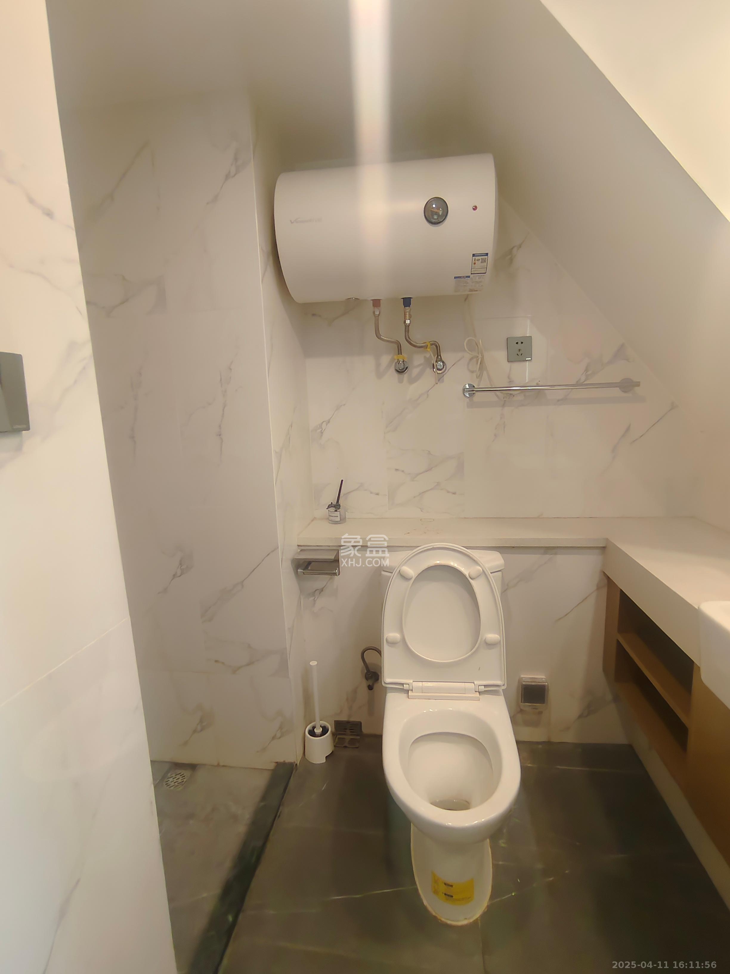 达美寰宇中心 1室1厅1卫 3800.0元/月 达美寰宇中心 1室1厅1卫 3800.0元/月室内图