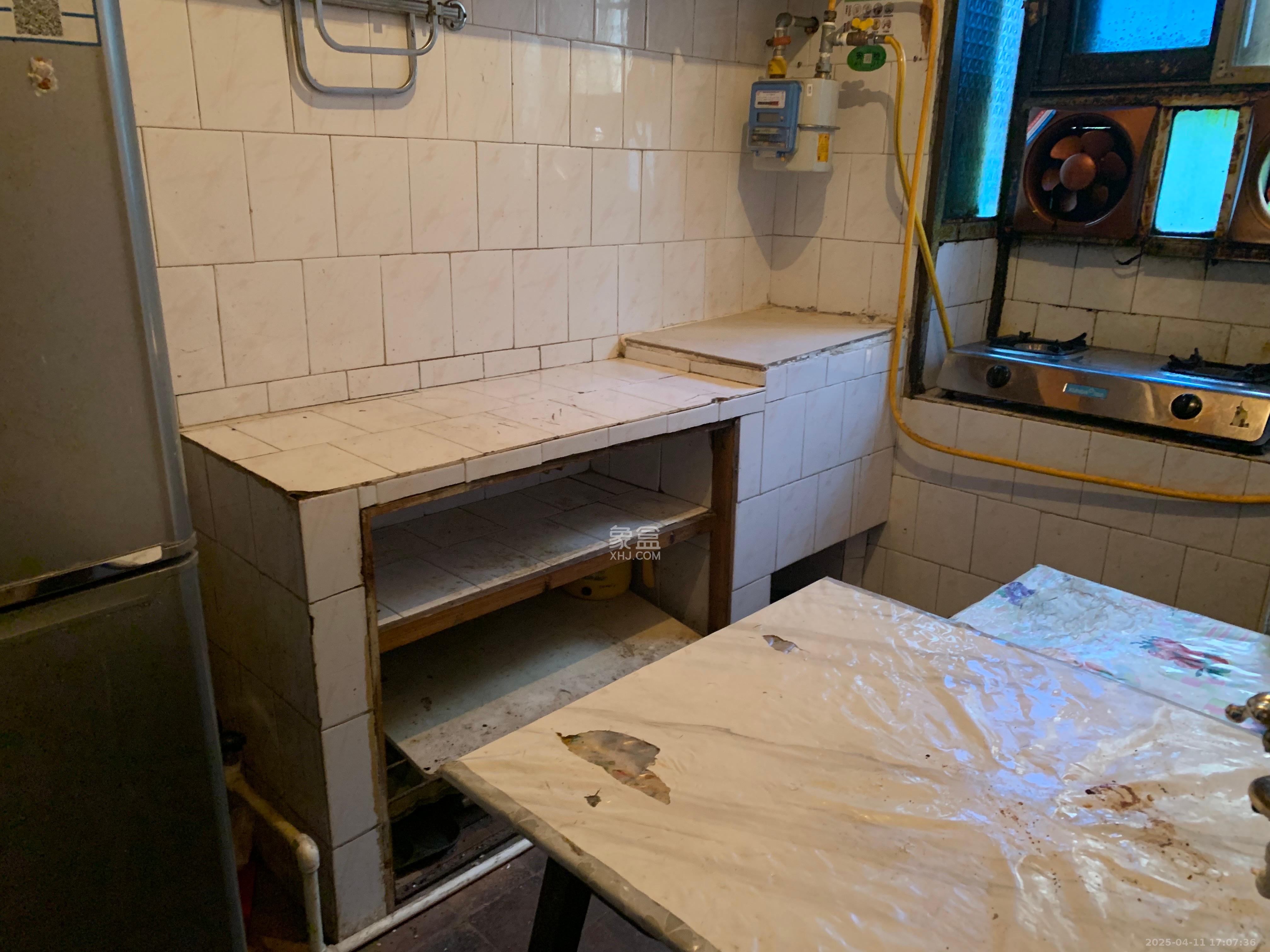 泡沫塑料厂宿舍  2室2厅1卫    1300.0元/月 泡沫塑料厂宿舍  2室2厅1卫    1300.0元/月室内图