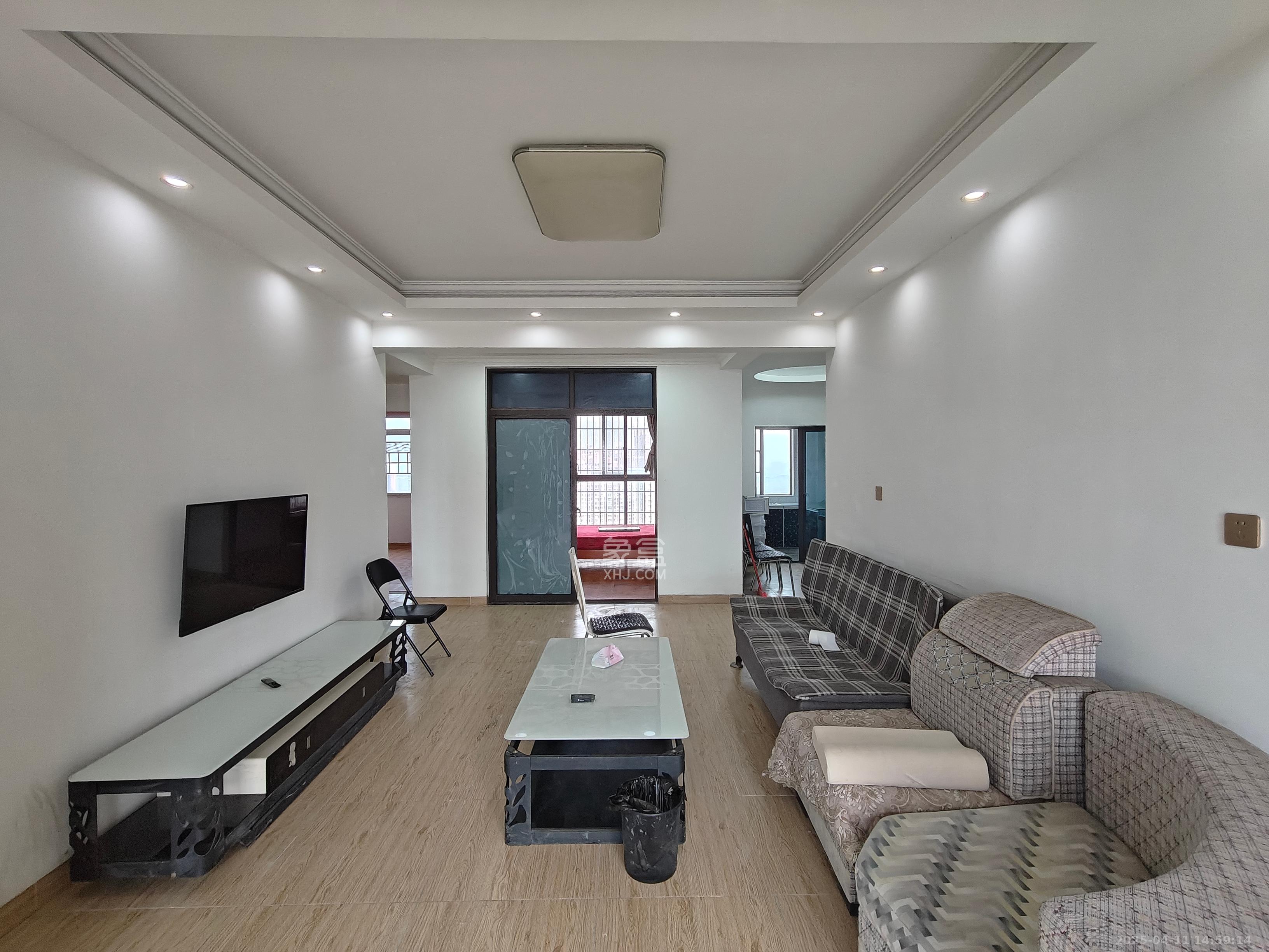 艾美潇湘  4室2厅2卫    2200.0元/月 艾美潇湘  4室2厅2卫    2200.0元/月室内图