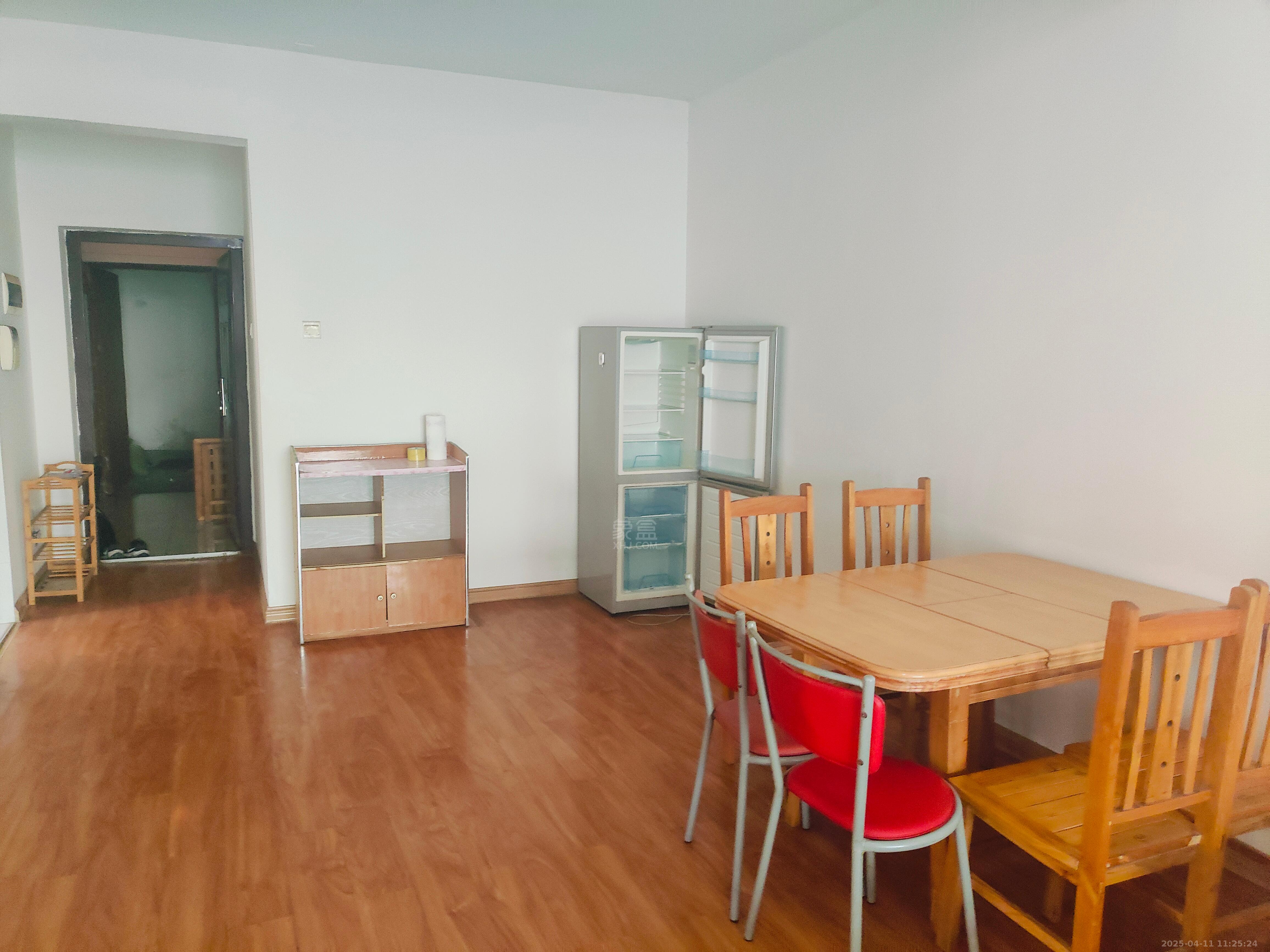 印象华都 3室2厅1卫 1300.0元/月 印象华都 3室2厅1卫 1300.0元/月室内图