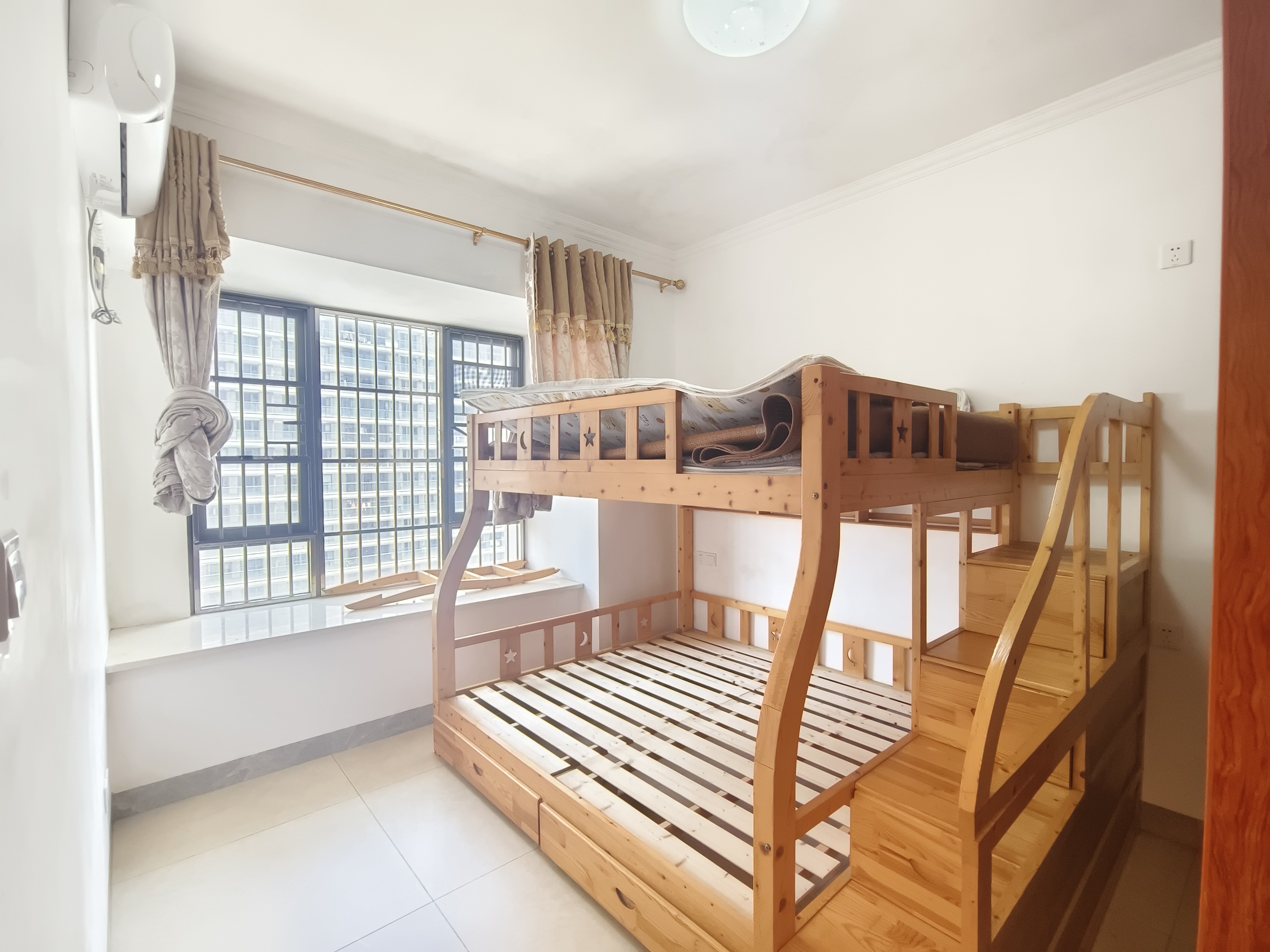 海航豪庭北苑 3室2厅2卫 4500.0元/月 海航豪庭北苑 3室2厅2卫 4500.0元/月室内图