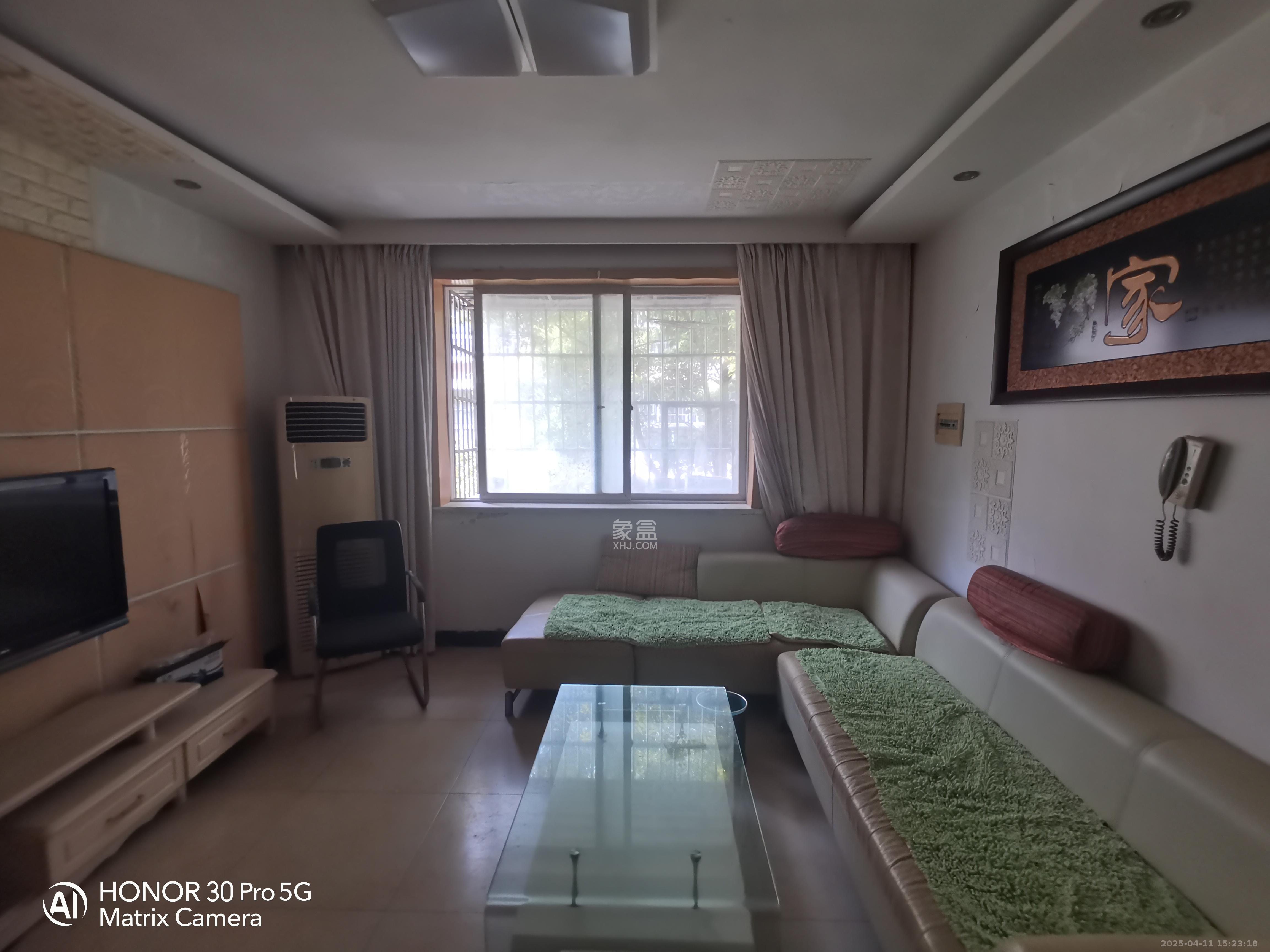 好家园  3室2厅2卫   1800.00元/月