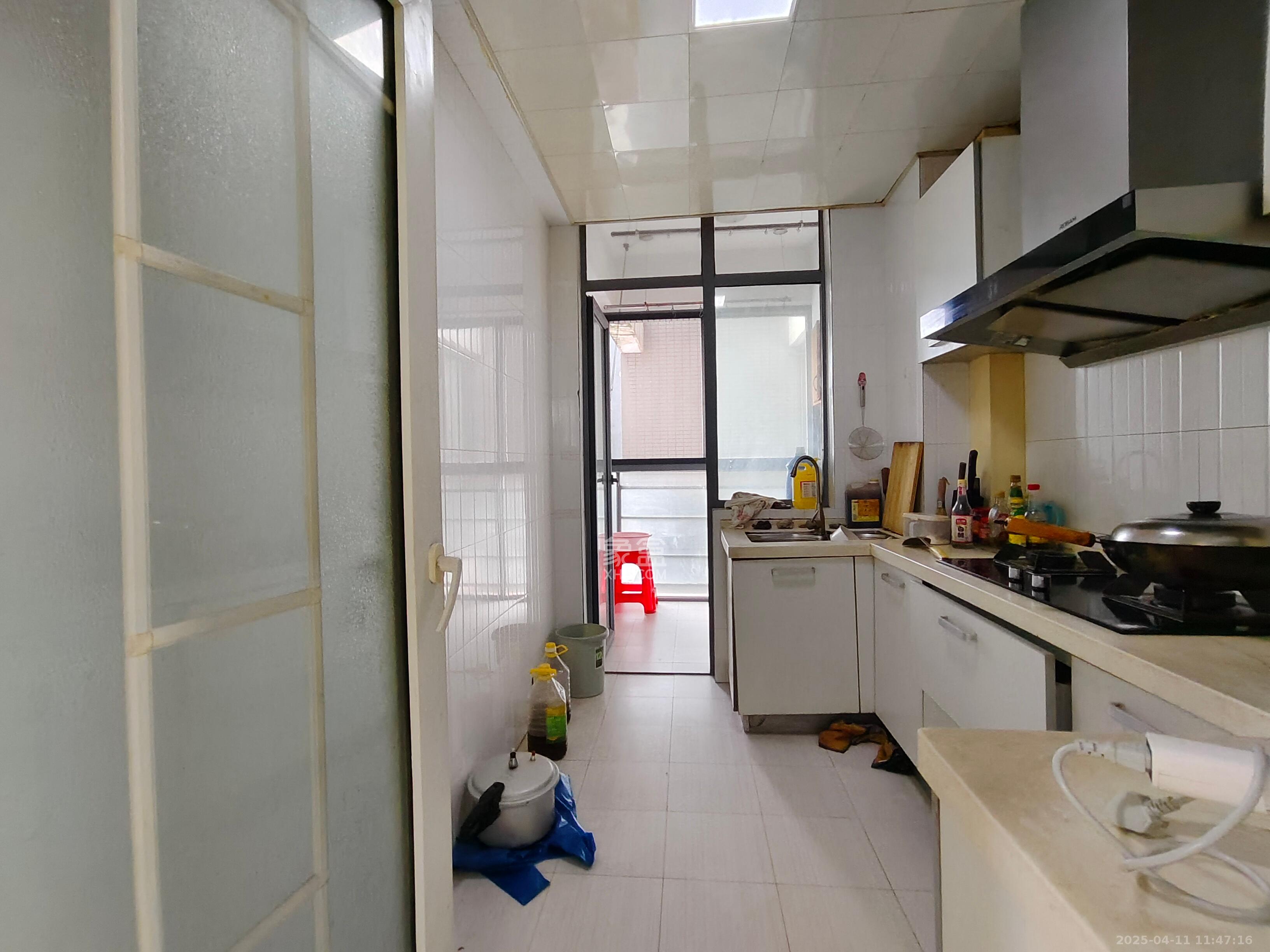 银港水晶城  3室2厅2卫   2800.00元/月室内图