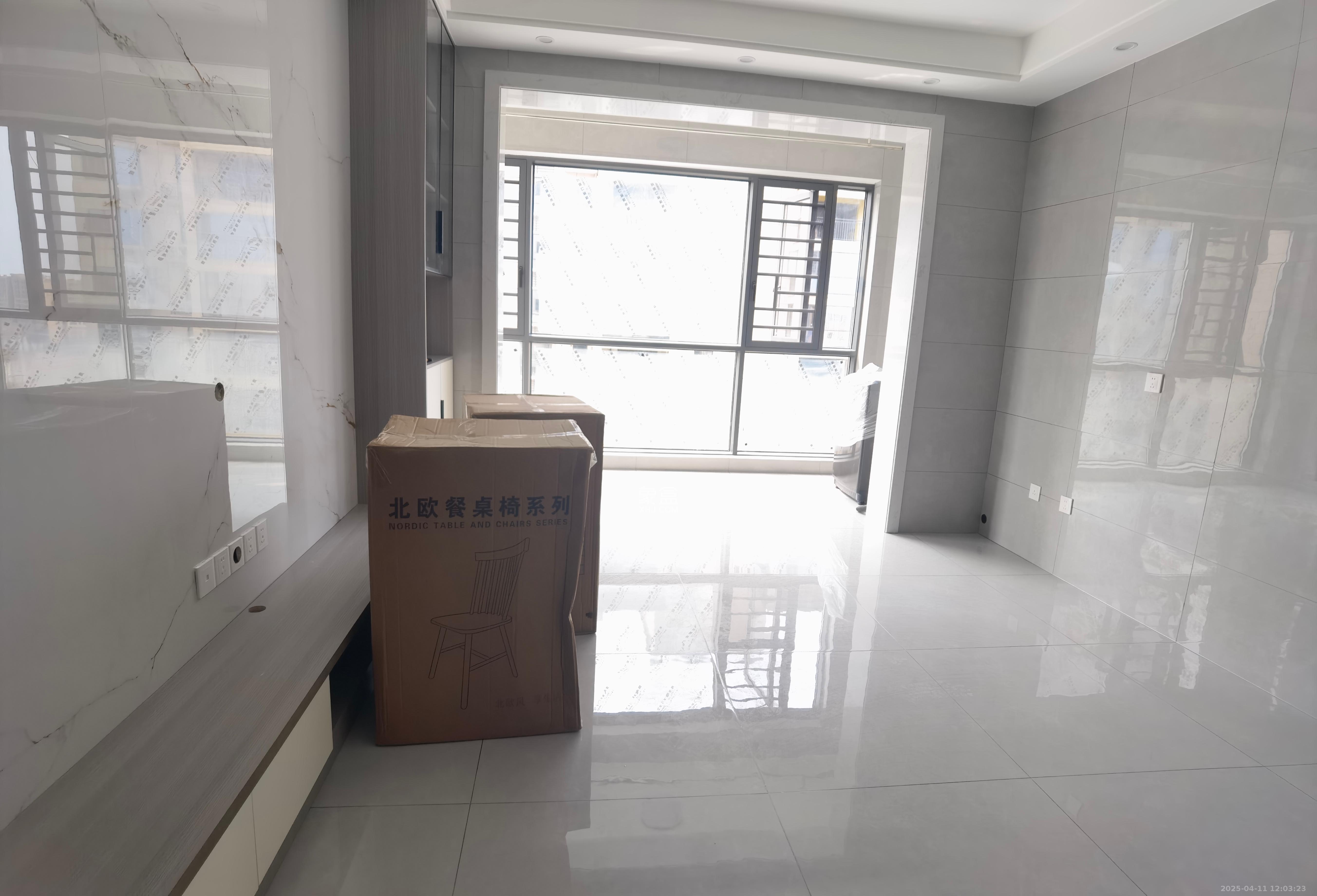 先锋新宇  2室2厅1卫   2000.00元/月