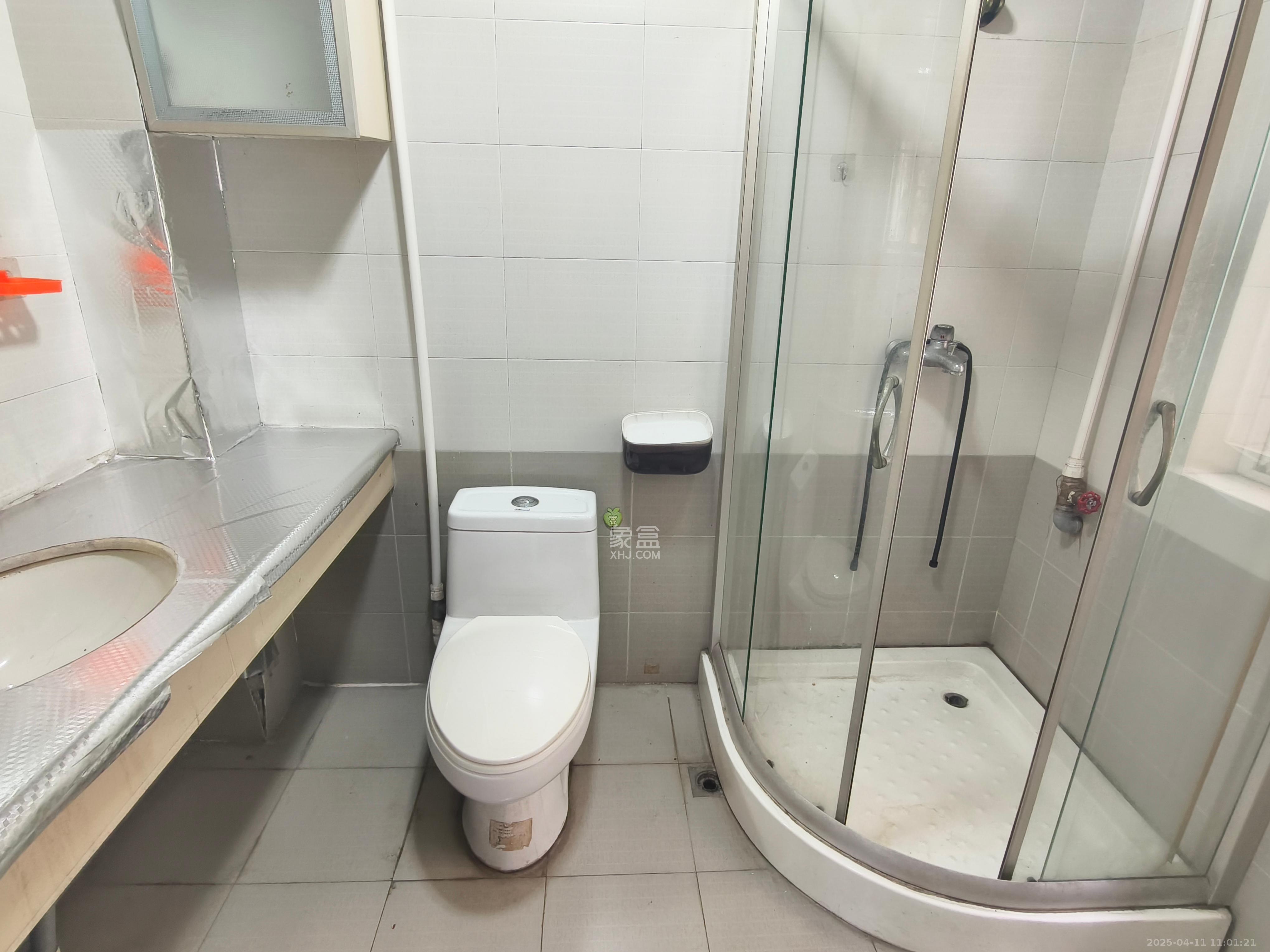 翡翠林居 3室2厅2卫 1900.0元/月 翡翠林居 3室2厅2卫 1900.0元/月室内图