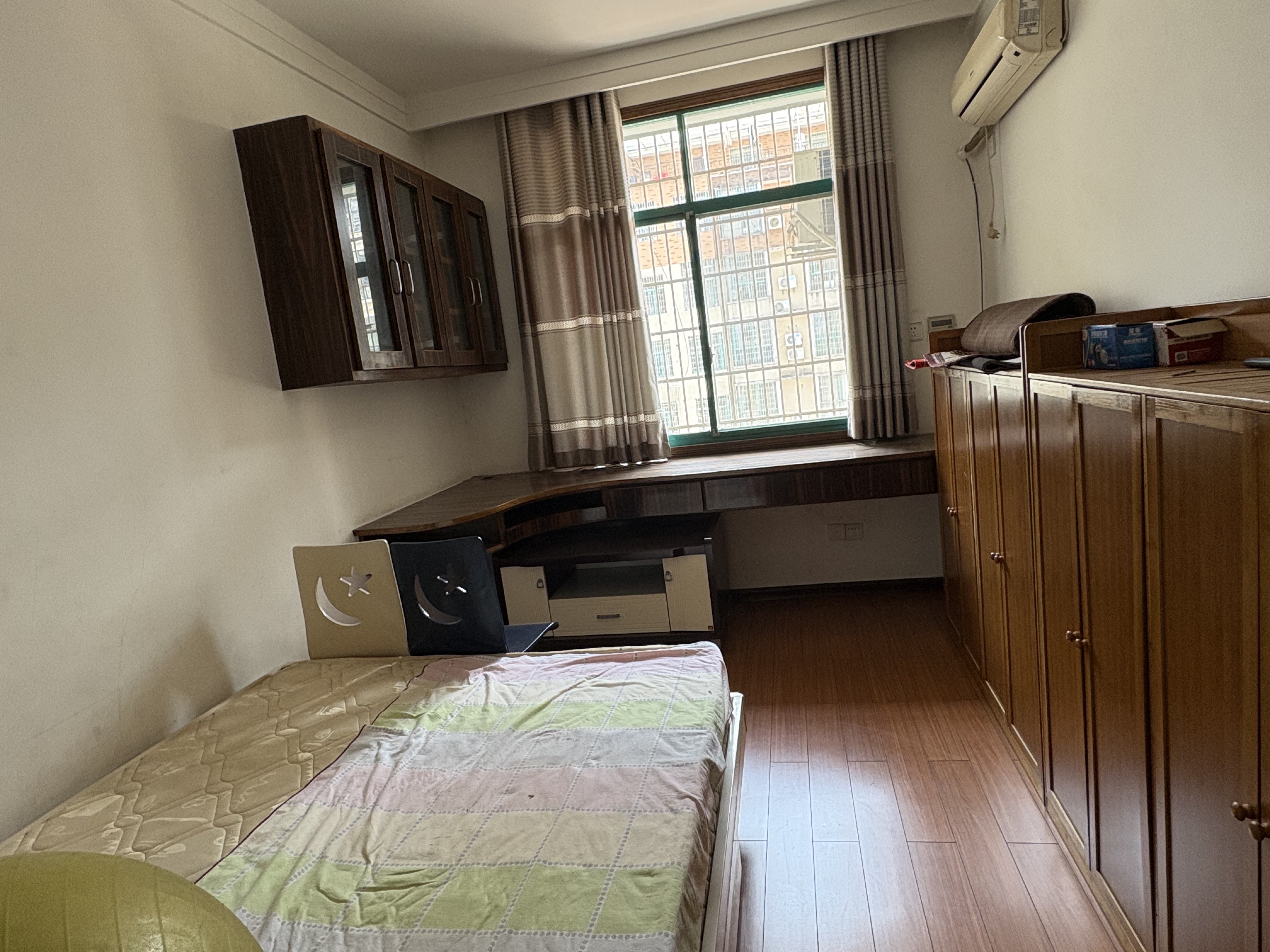 加州阳光小区(吉星阳光) 3室2厅1卫 58.0万 加州阳光小区(吉星阳光) 3室2厅1卫 58.0万客厅