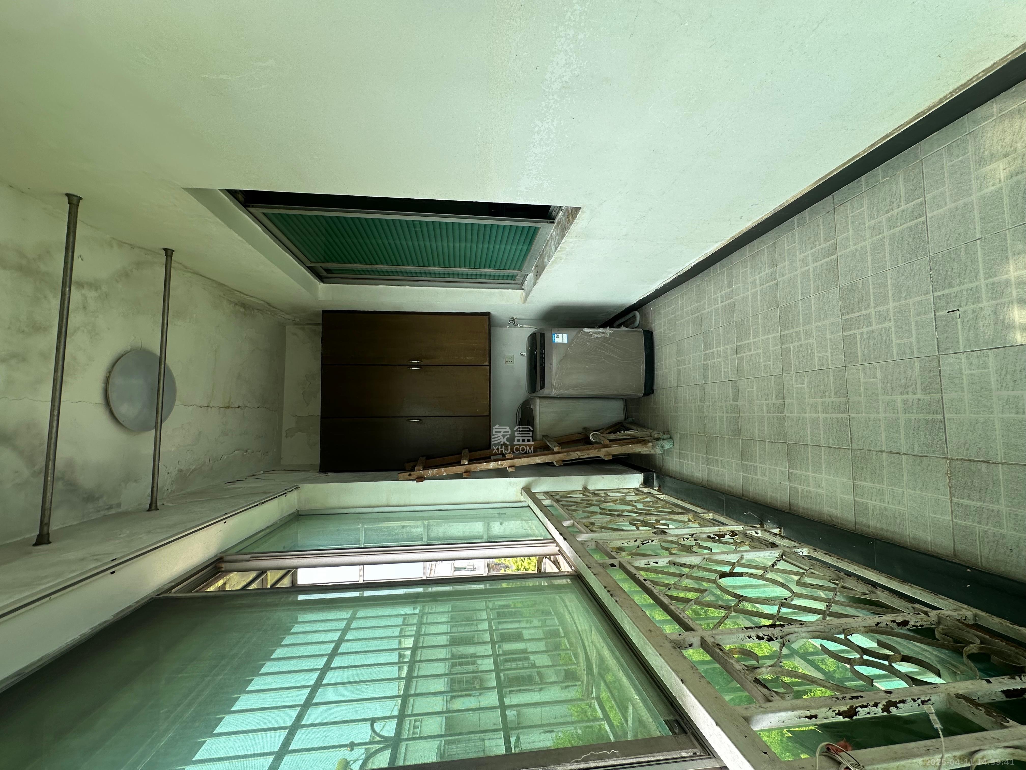 中南汽车世界 3室2厅1卫 1100.0元/月 中南汽车世界 3室2厅1卫 1100.0元/月室内图