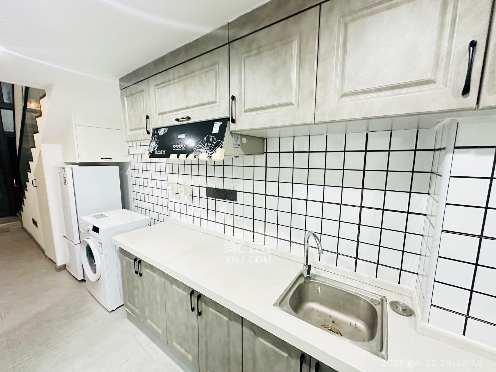 华润琨瑜府  1室1厅1卫    2200.0元/月 华润琨瑜府  1室1厅1卫    2200.0元/月室内图