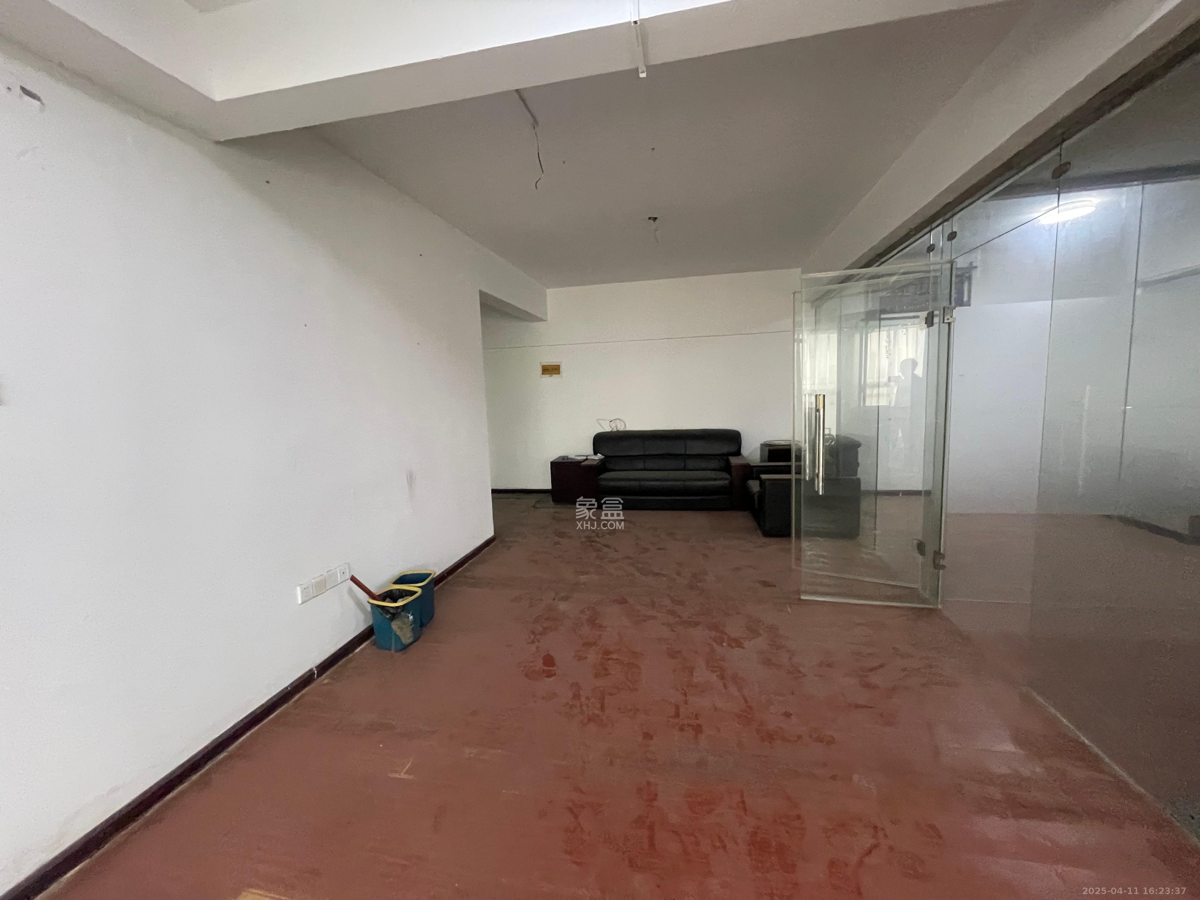 亚商国际 3室2厅1卫 1800.0元/月 亚商国际 3室2厅1卫 1800.0元/月室内图