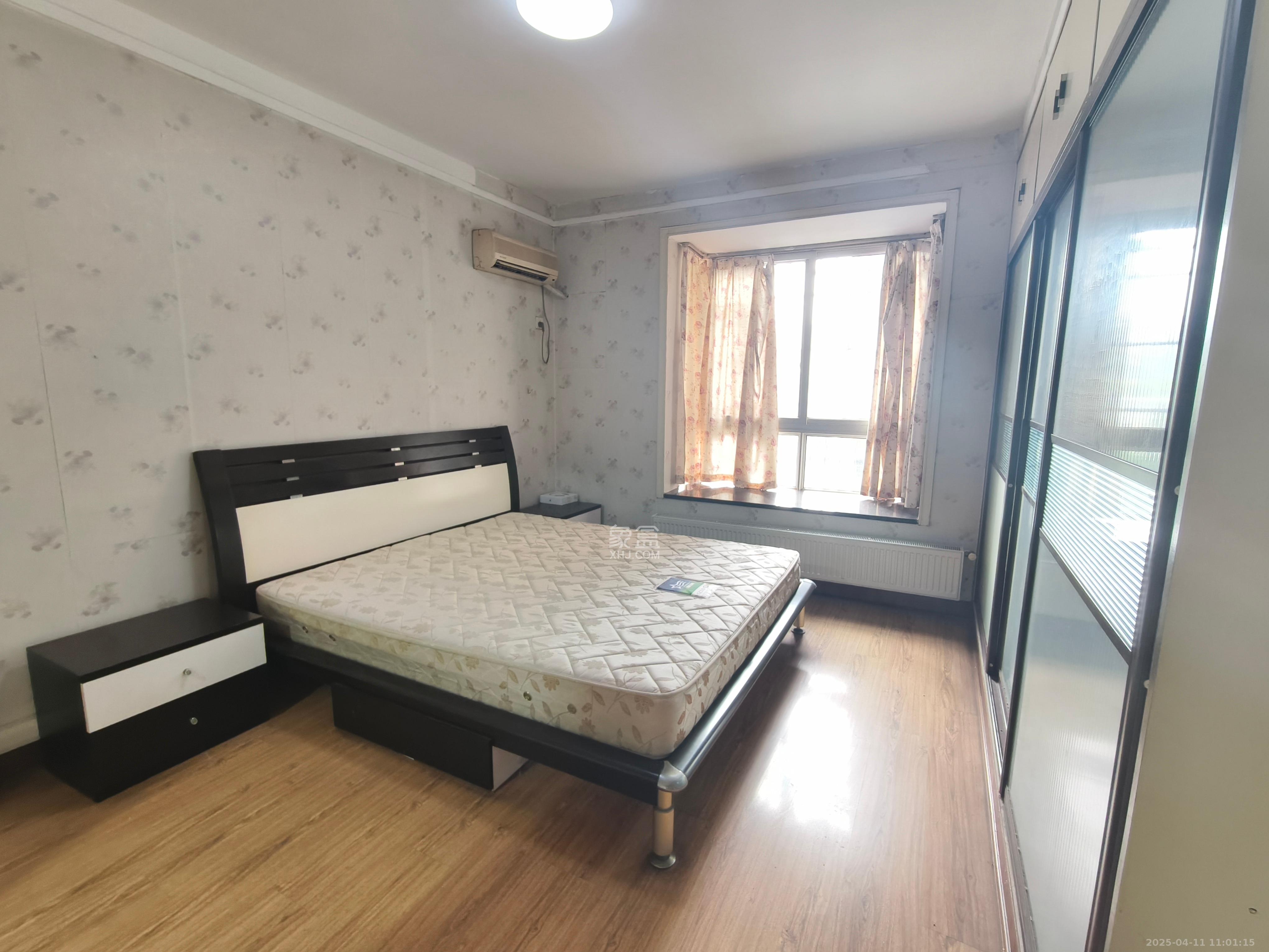 翡翠林居  3室2厅2卫   2100.00元/月室内图