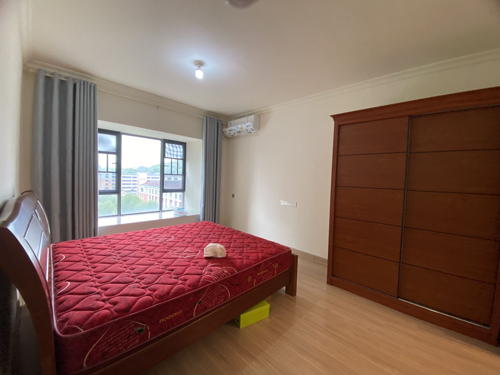 碧桂园梓山府 3室2厅2卫 2000.0元/月 碧桂园梓山府 3室2厅2卫 2000.0元/月室内图