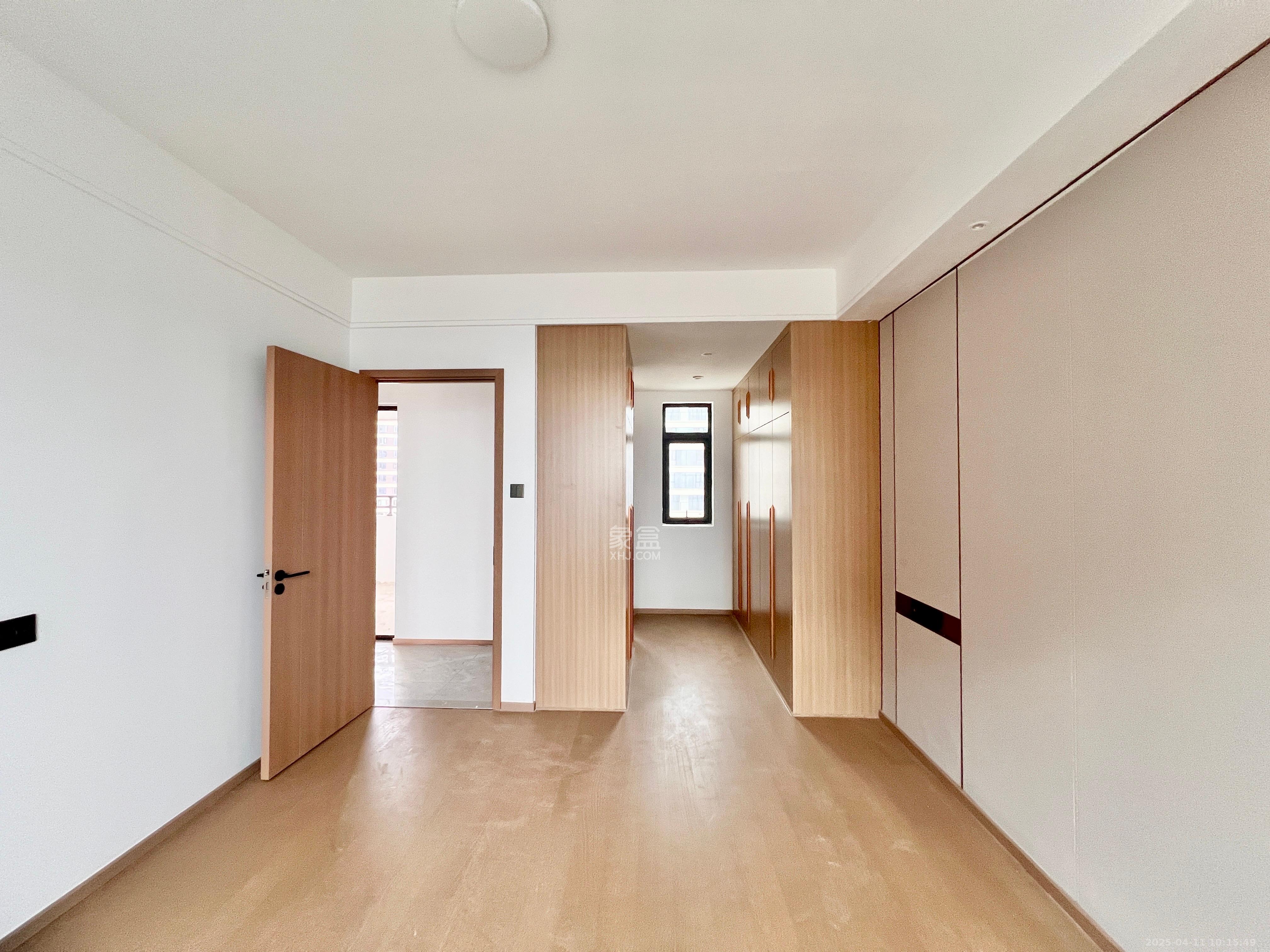 汉唐世家二期 4室2厅2卫 2600.0元/月 汉唐世家二期 4室2厅2卫 2600.0元/月室内图