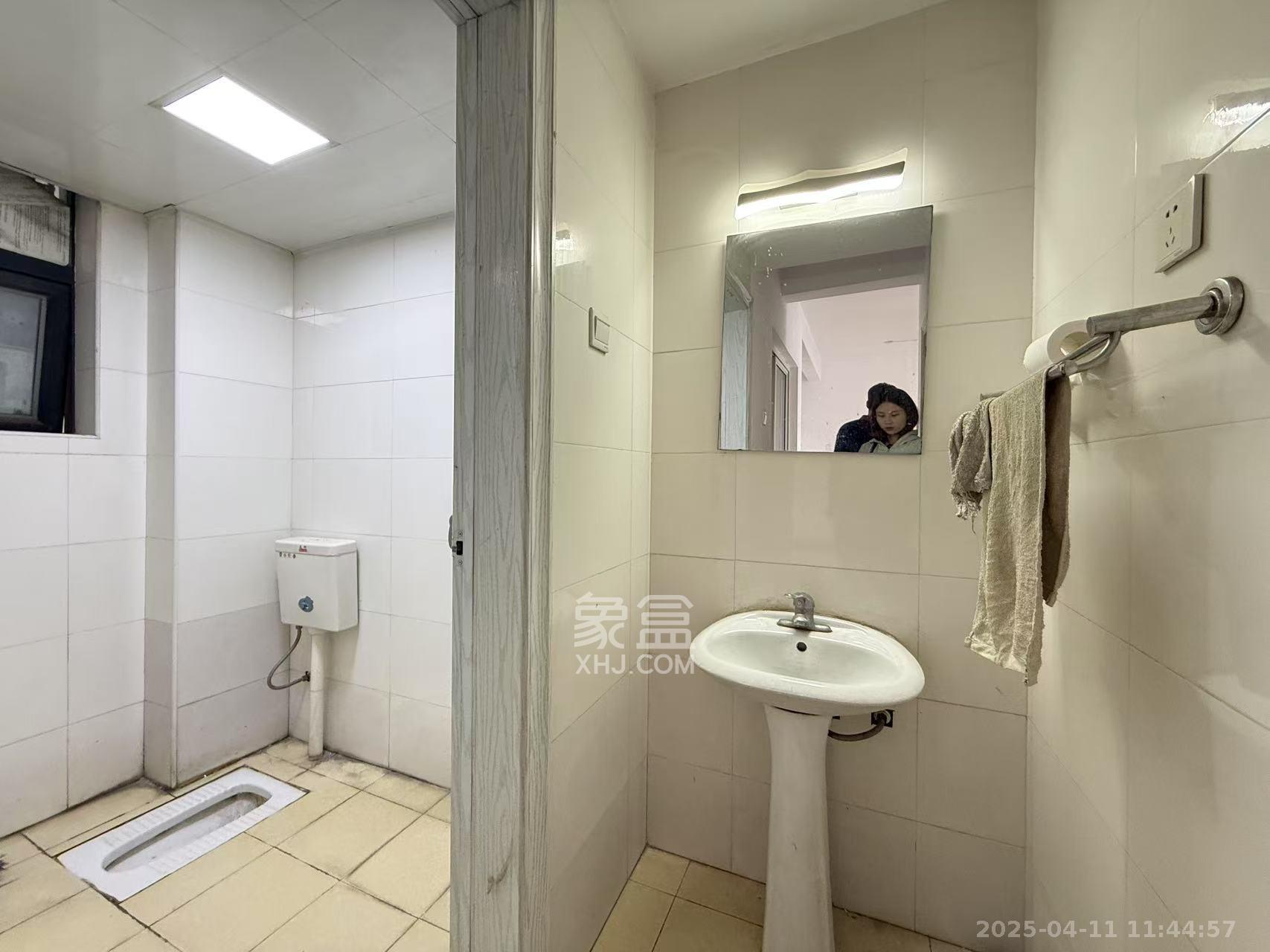 凯通国际城（凯通朝庭）  2室1厅1卫   2600.00元/月室内图