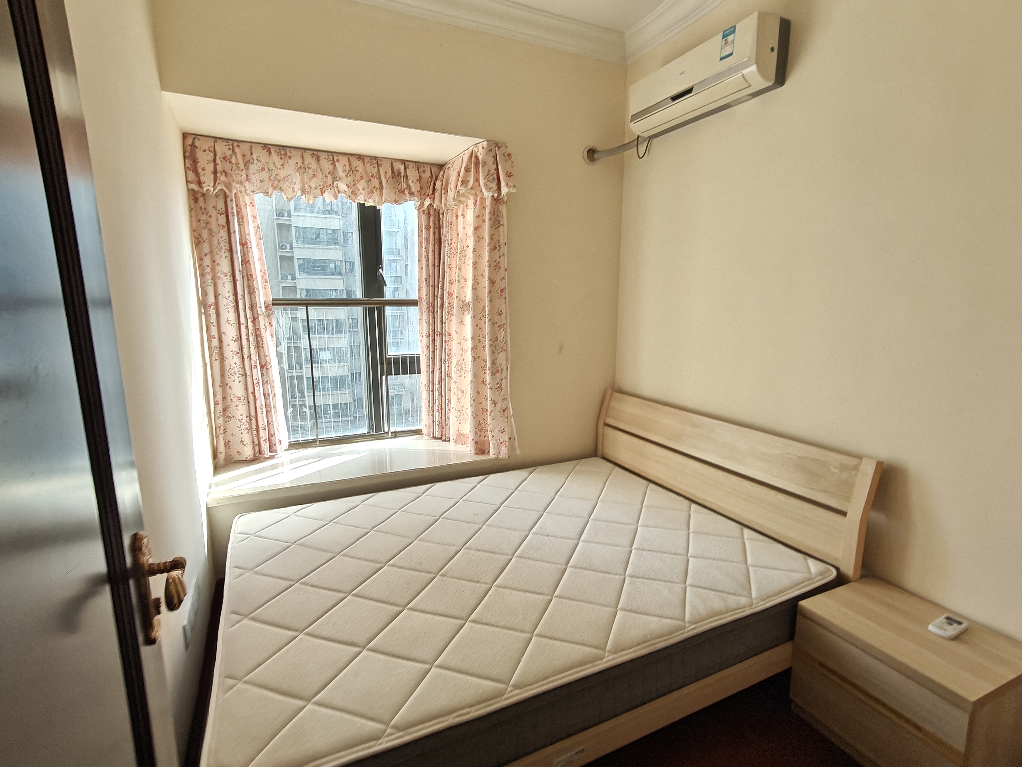 恒大华府 2室1厅1卫 1500.0元/月 恒大华府 2室1厅1卫 1500.0元/月室内图