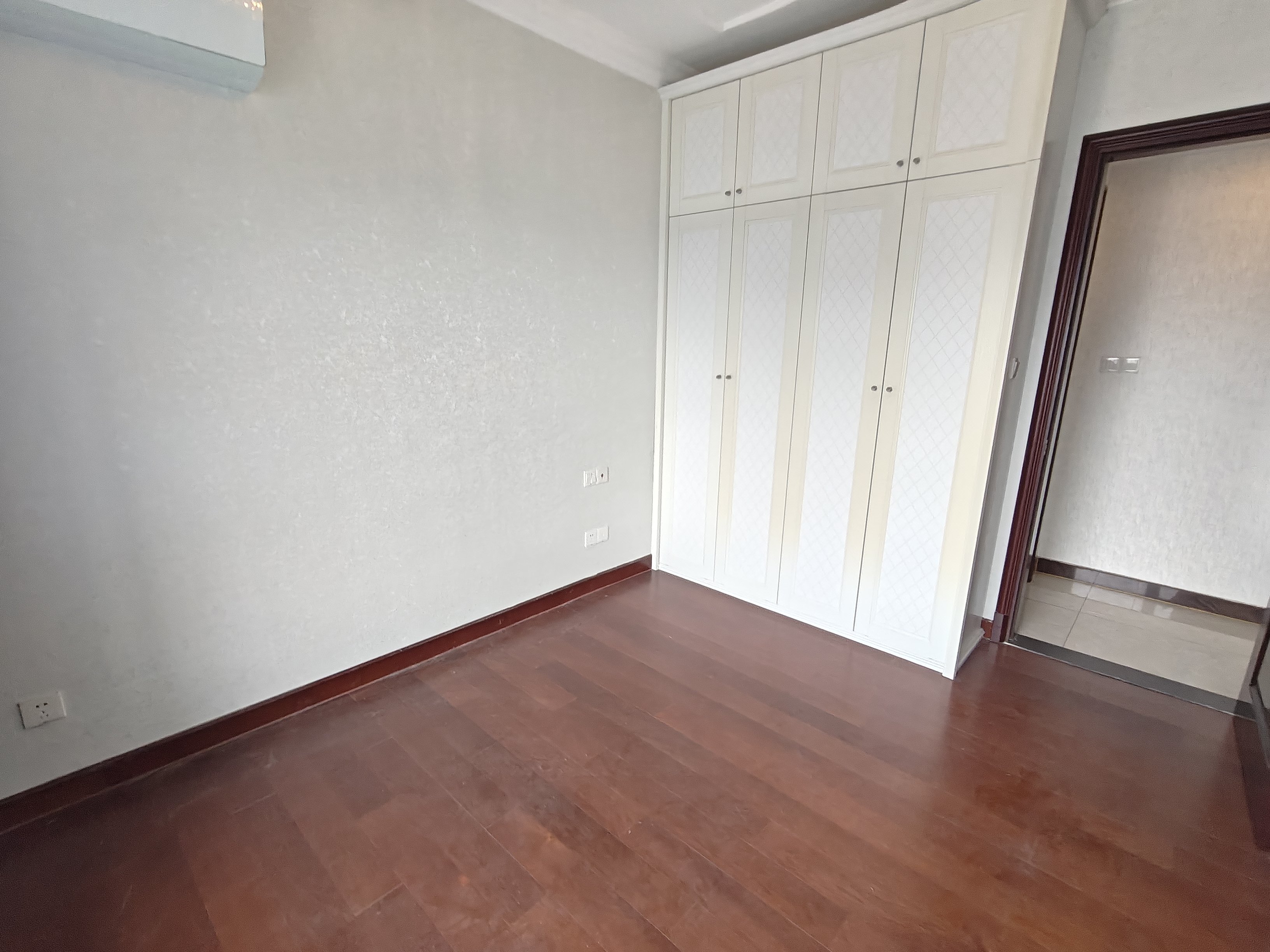 恒大华府  2室1厅1卫   1400.00元/月室内图