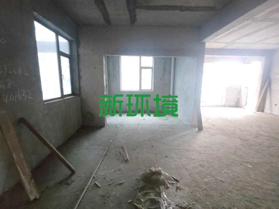 东方明珠  3室2厅2卫   52.80万客厅