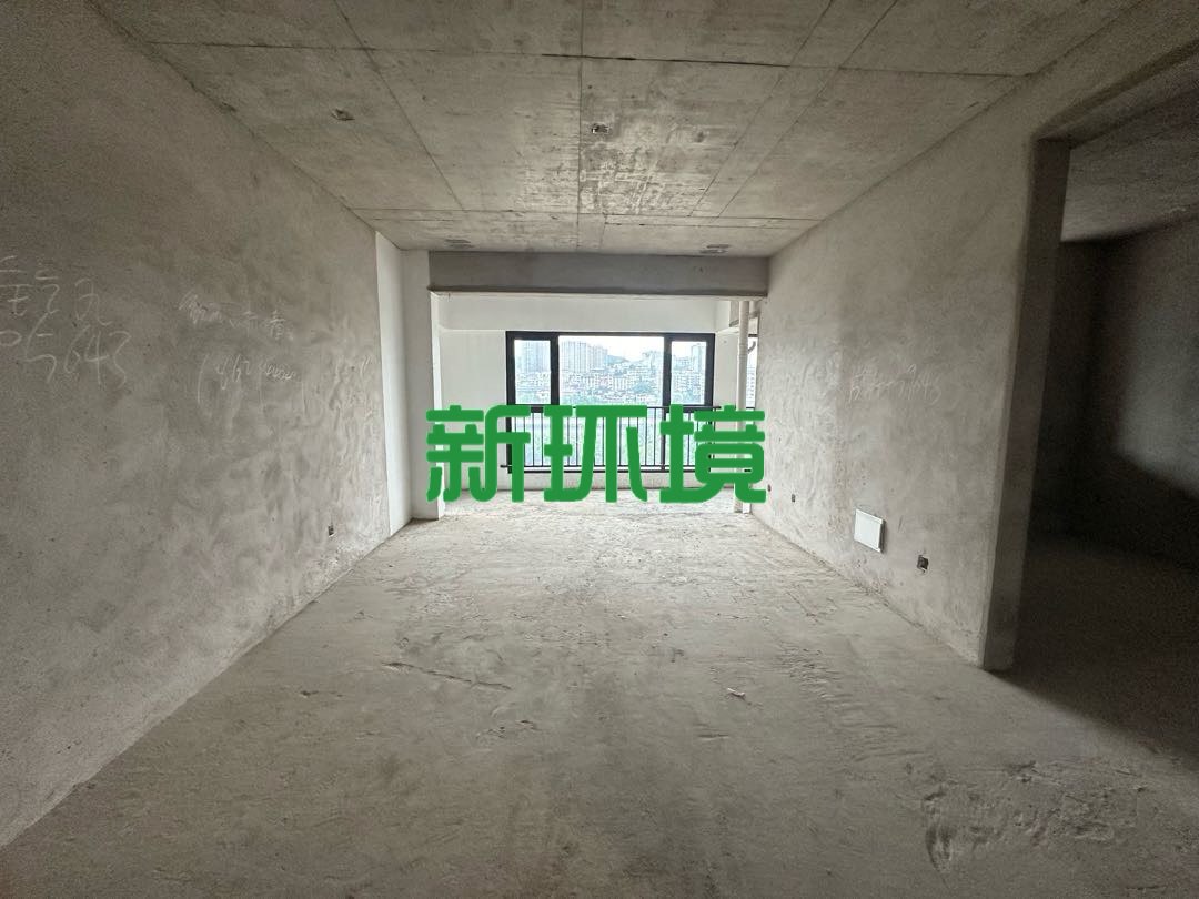江与城  4室2厅2卫   113.00万客厅