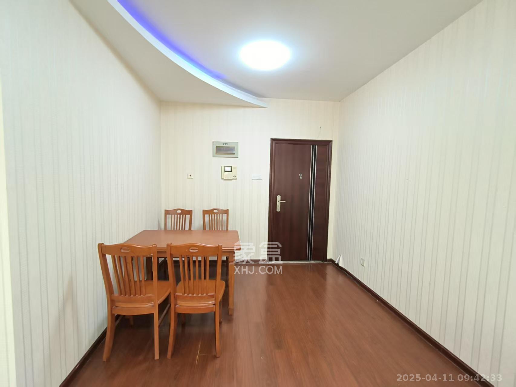 湘域中央  2室1厅1卫   3300.00元/月室内图