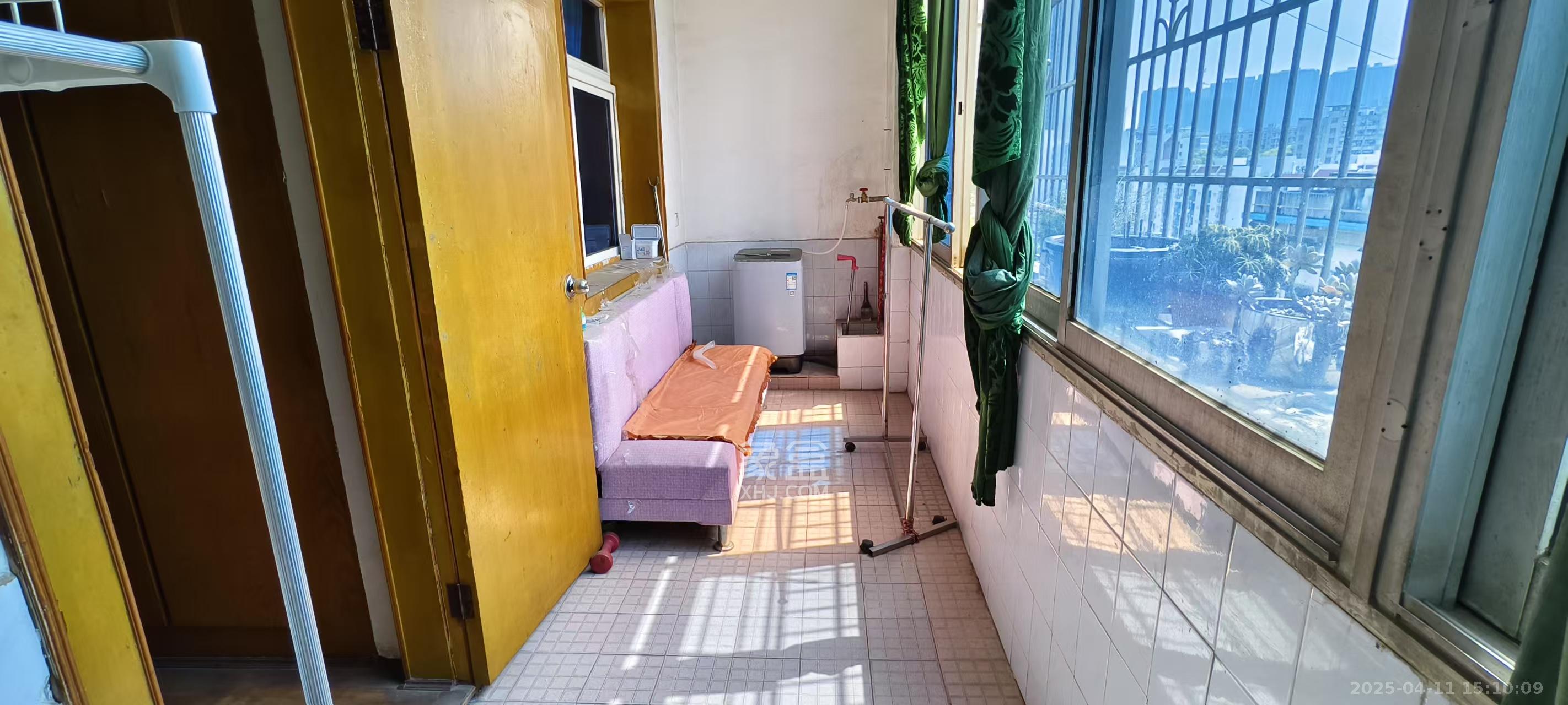 经贸局宿舍 2室2厅1卫 1350.0元/月 经贸局宿舍 2室2厅1卫 1350.0元/月室内图