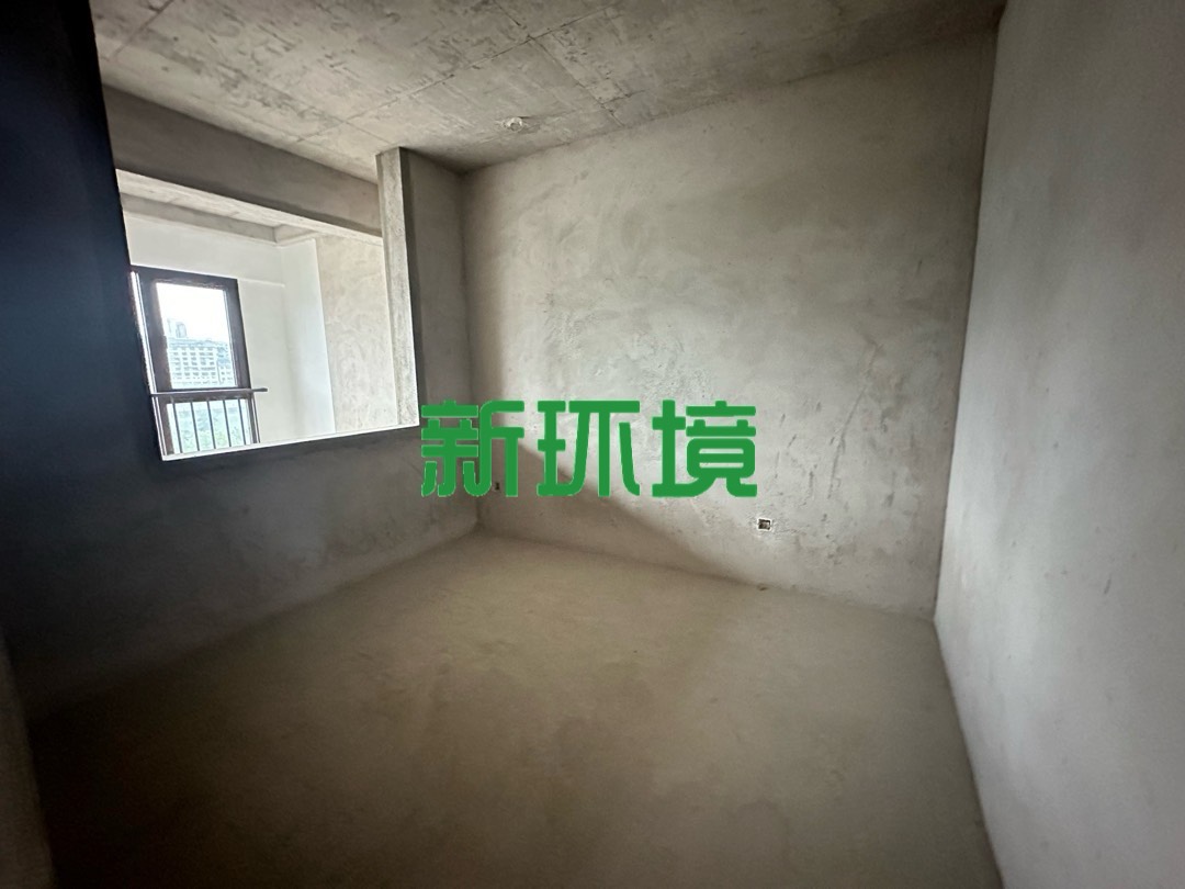 江与城  4室2厅2卫   113.00万客厅